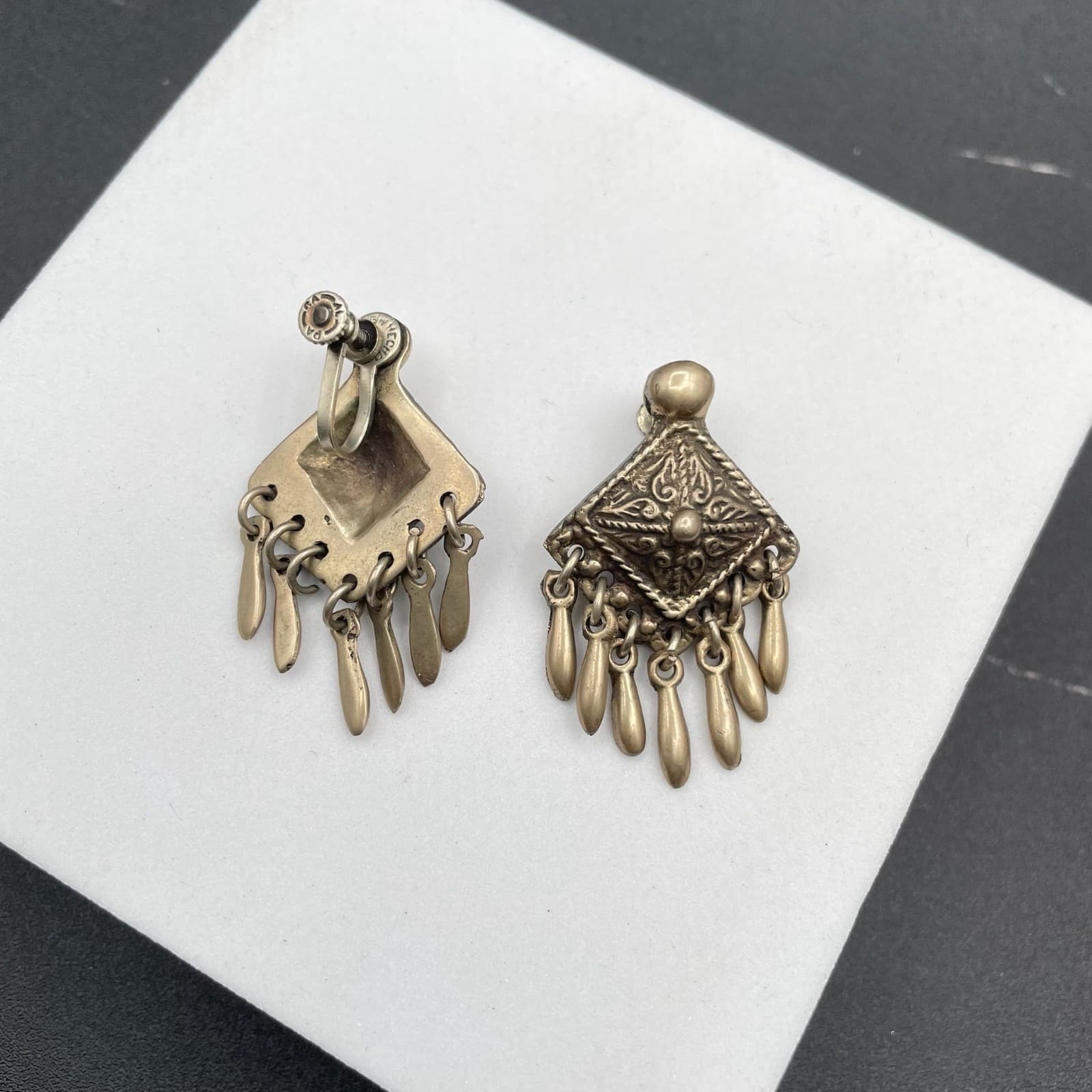 Vintage Brass-Tone Tribal Filigree Art Fringe Hem Dangle Screw Back Earrings - Thumbnail 2