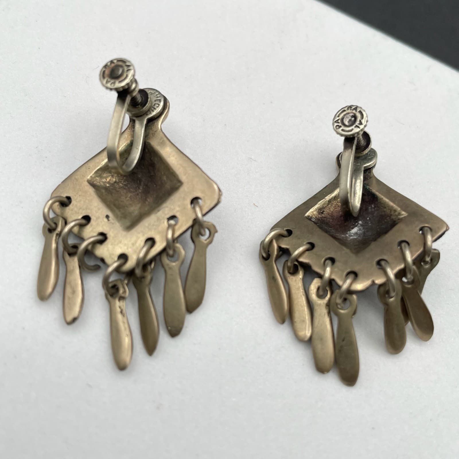 Vintage Brass-Tone Tribal Filigree Art Fringe Hem Dangle Screw Back Earrings - Thumbnail 4