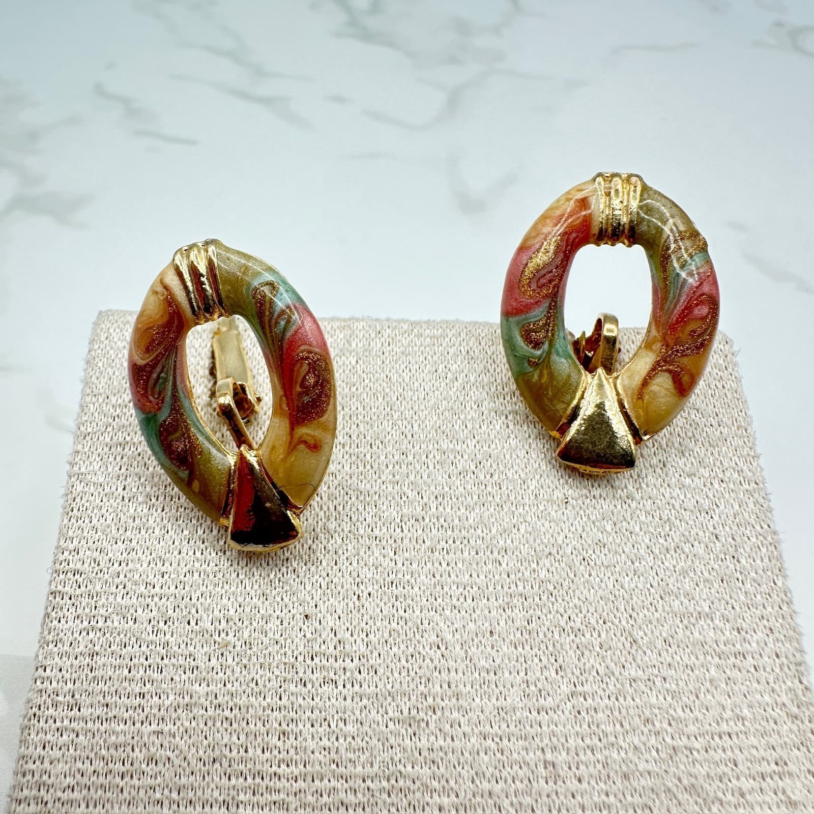 Vintage Gold-Tone Oval Shaped Marbled Enamel Stud Clip-On Earning USA Made - Image 1