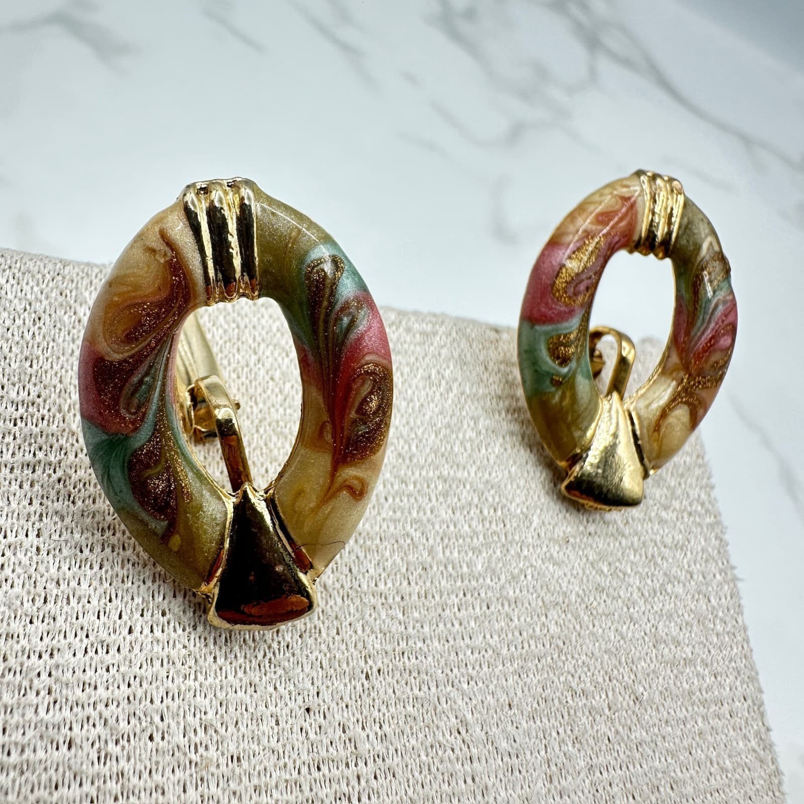 Vintage Gold-Tone Oval Shaped Marbled Enamel Stud Clip-On Earning USA Made - Thumbnail 2