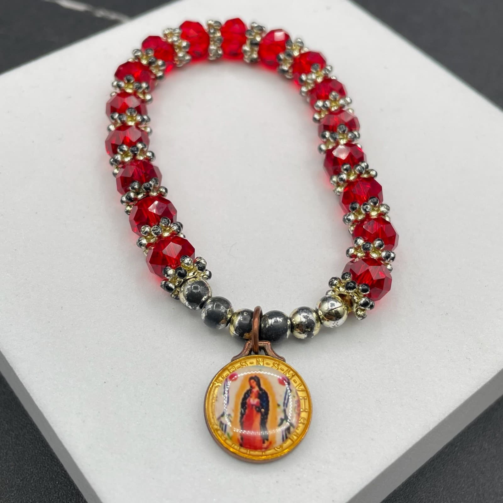 Traditional Red Faceted Glass Virgen De Guadalupe Saint Benedict Beaded Bracelet - Thumbnail 2