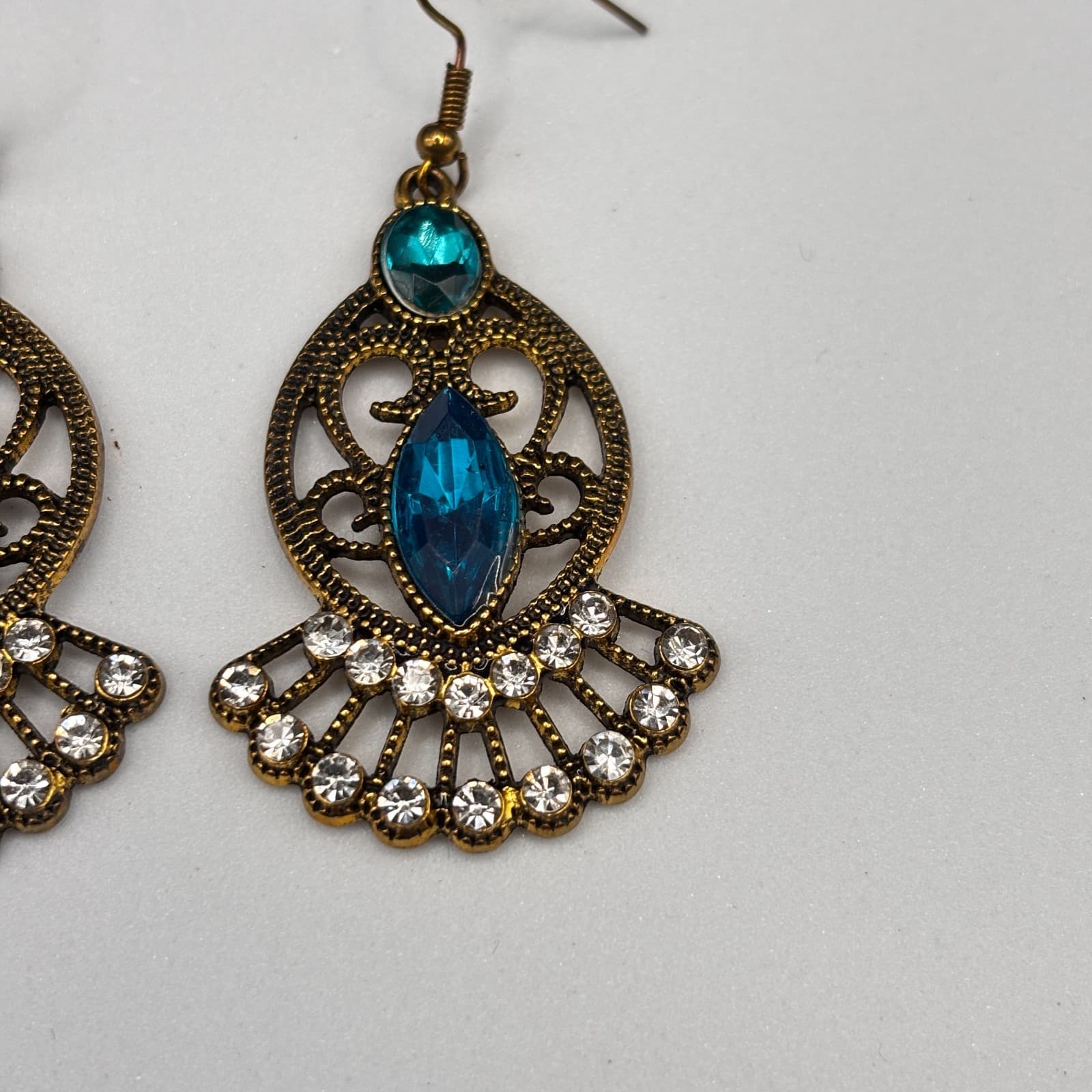 Vintage Y2K Brass Tone Dangle Earrings Blue Clear Rhinestone Filigree Women's - Thumbnail 2