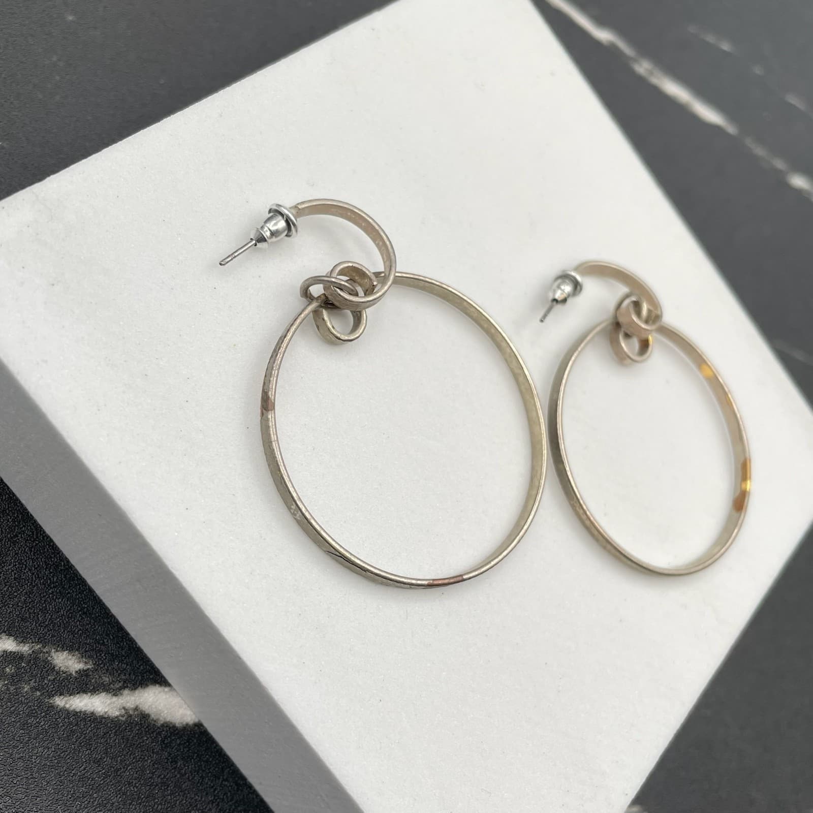 Contemporary Silver-Tone Classic Pebbled Multi-Link Geometric Hoop Drop Earrings - Thumbnail 4
