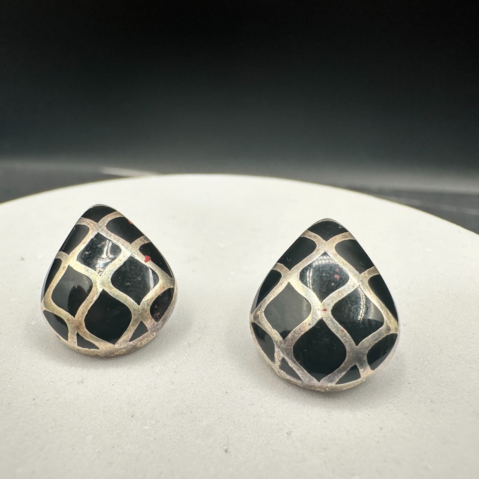 Vintage 80s Black Enamel Teardrop Stud Earrings Silver Tone Harlequin Jewelry - Thumbnail 2