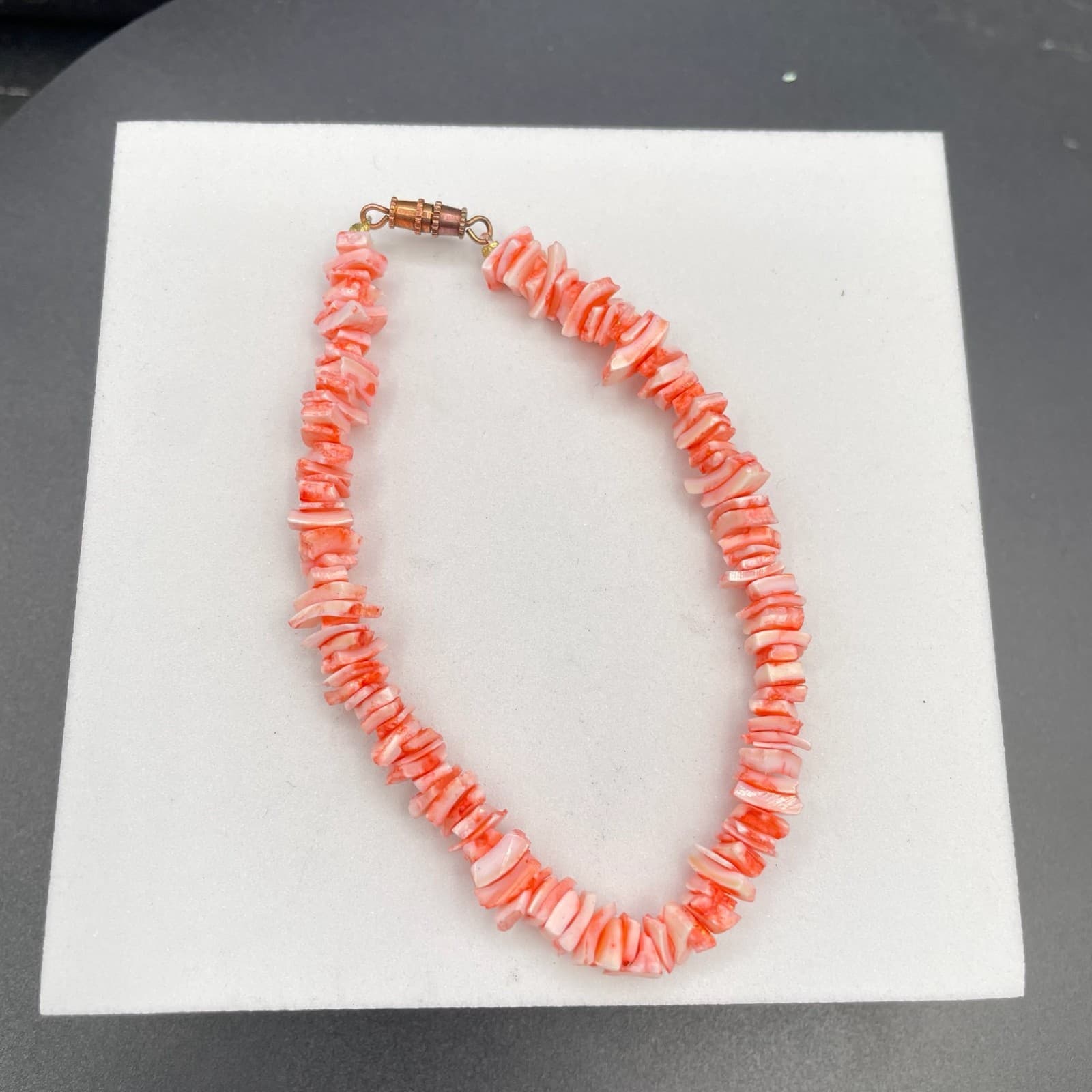 Contemporary Classic Fashion Pink Chip Puka Shells Beaded Magnetic Bracelet - Image 1