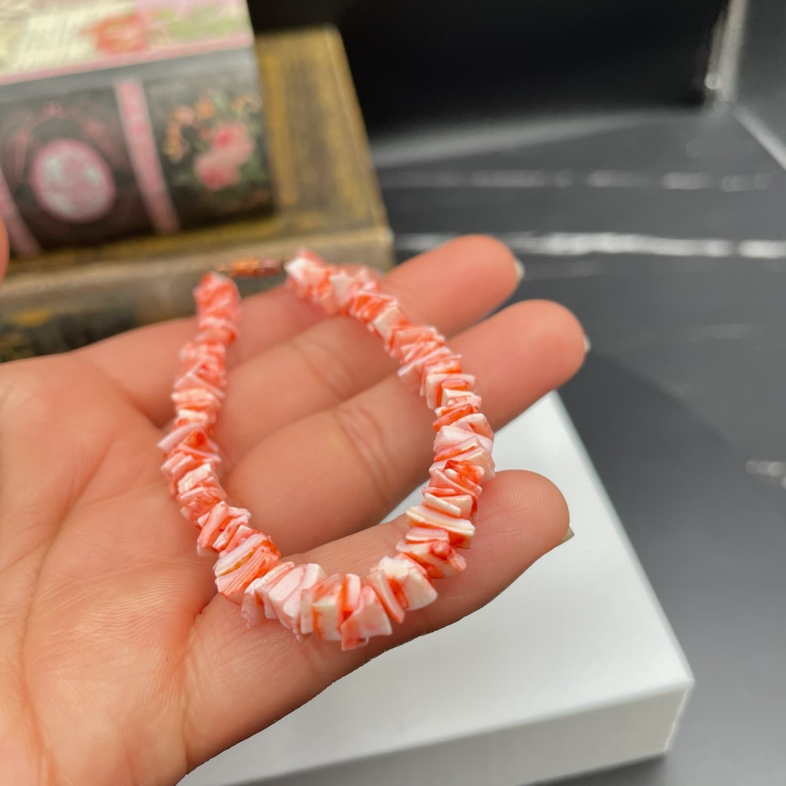 Contemporary Classic Fashion Pink Chip Puka Shells Beaded Magnetic Bracelet - Thumbnail 6