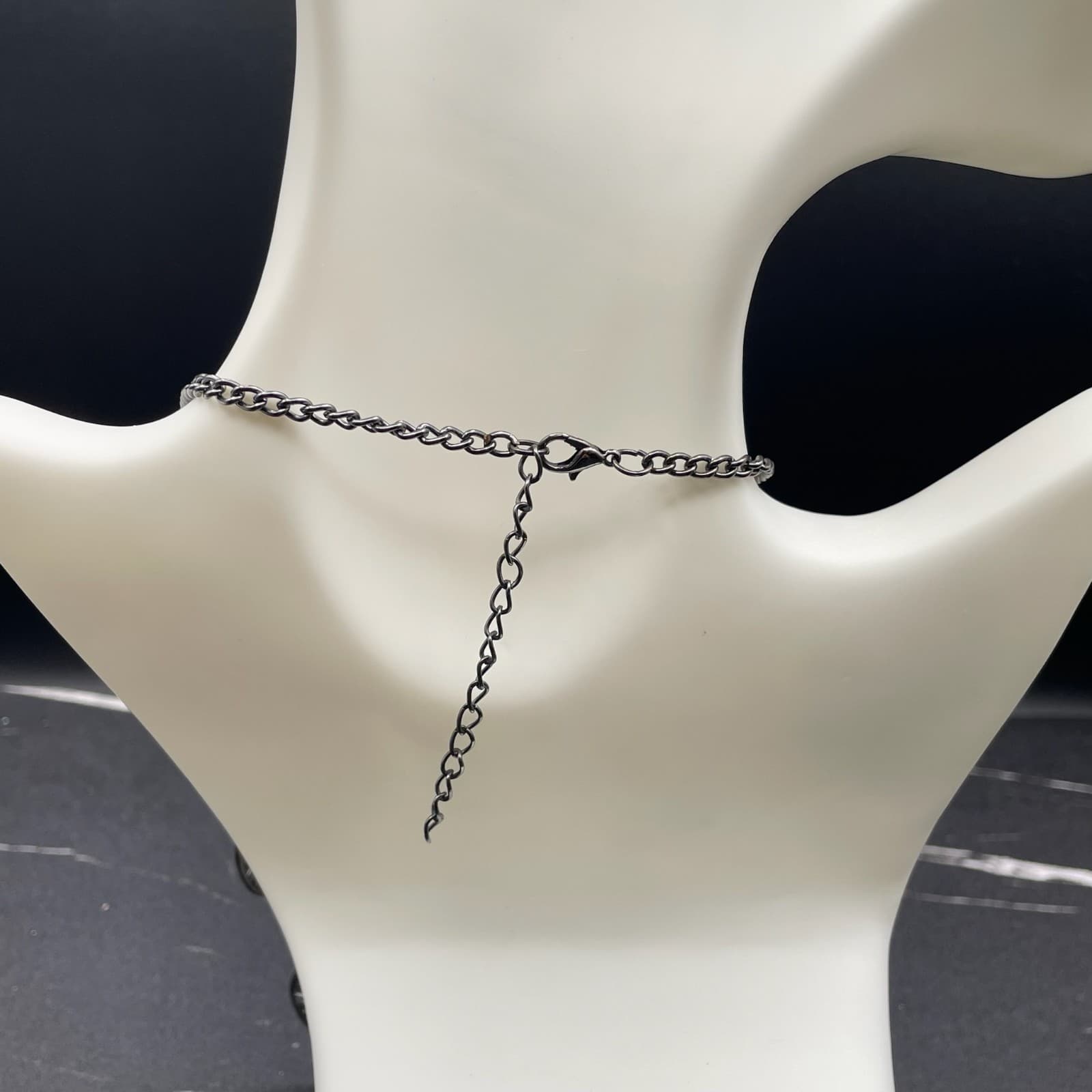 Classic Silver-Tone Curb Chain Filigree Medallion Bib Statement Lobster Necklace - Thumbnail 8