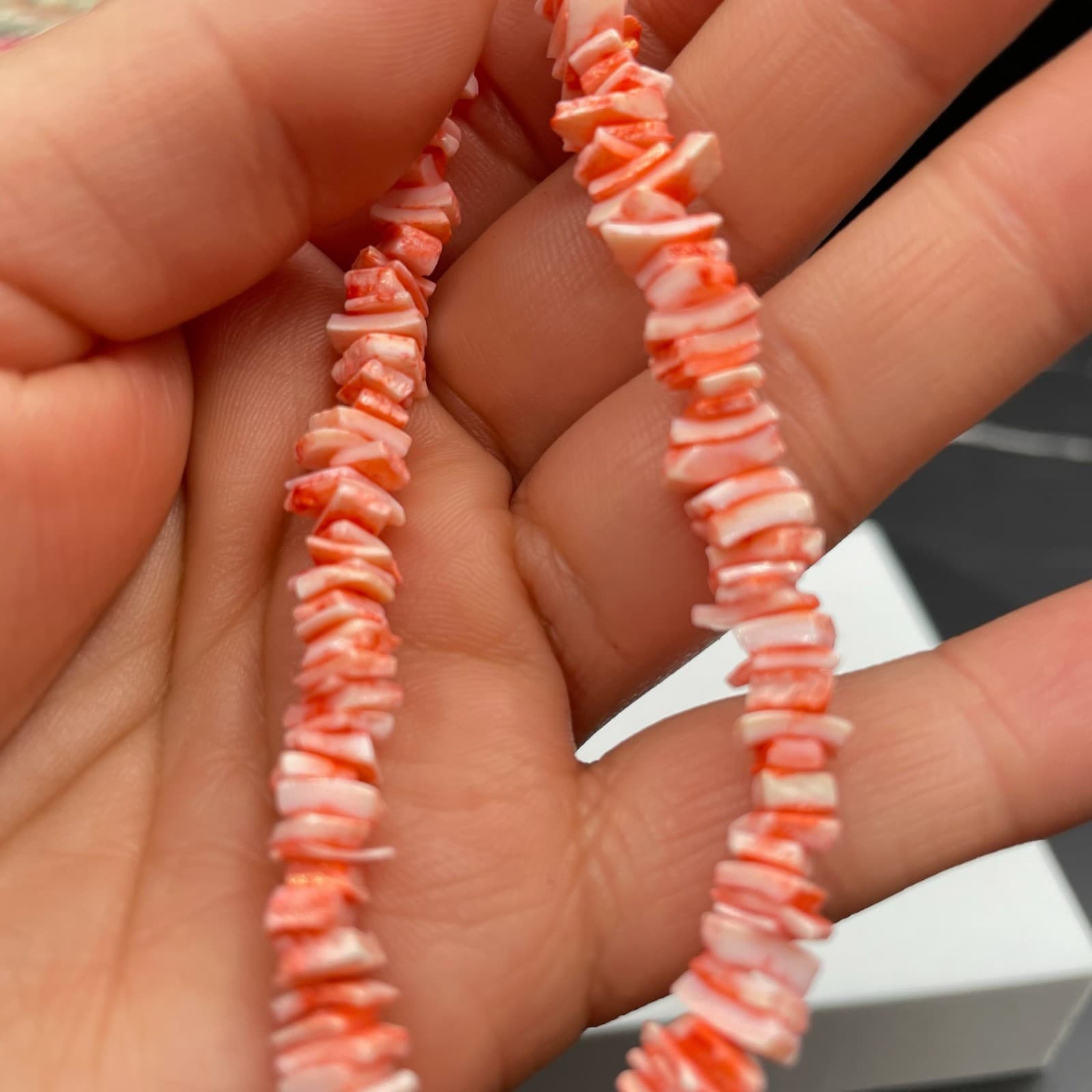 Contemporary Classic Fashion Pink Chip Puka Shells Beaded Magnetic Bracelet - Thumbnail 8