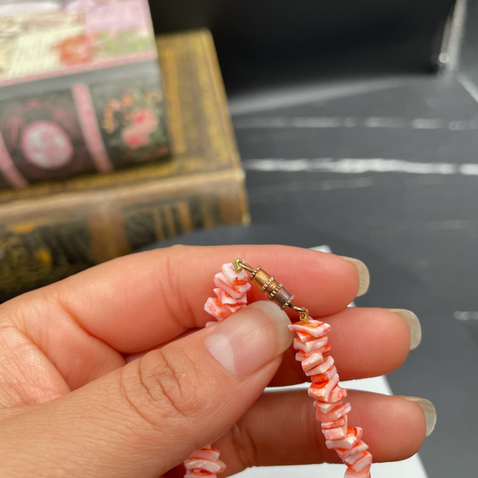 Contemporary Classic Fashion Pink Chip Puka Shells Beaded Magnetic Bracelet - Thumbnail 5