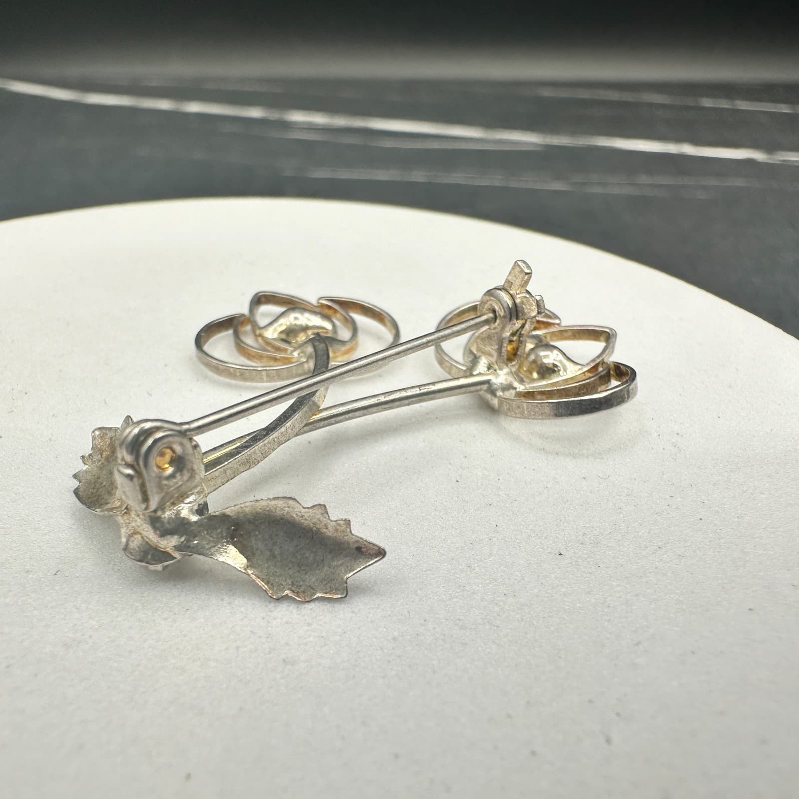 Vintage Silver tone Floral Brooch With Blue Rhinestones Or Sapphires Fashion - Thumbnail 6