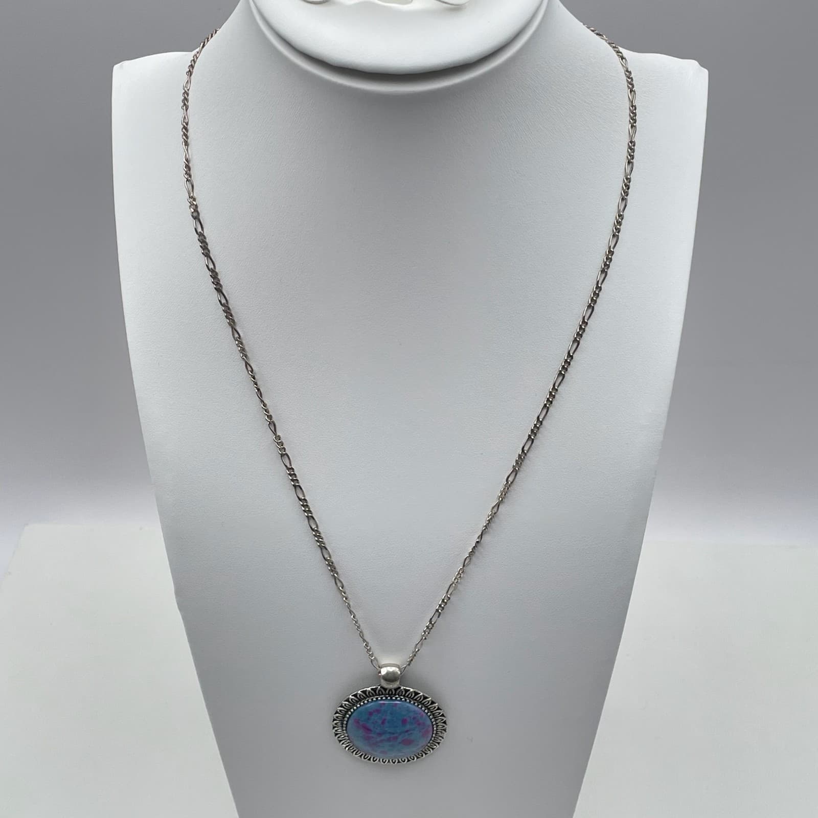 Vintage Y2K Silver Tone Necklace Blue & Pink Splatter Paint Pendant Figaro Chain - Thumbnail 2