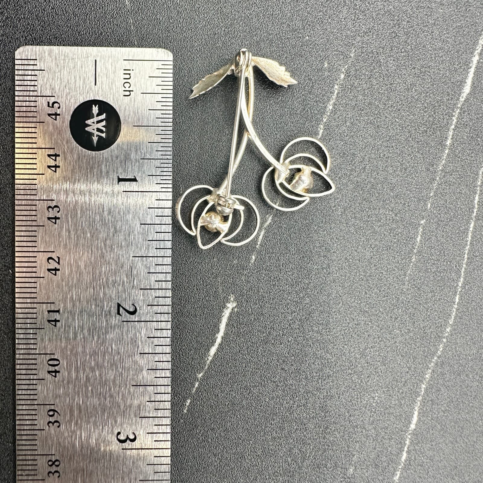 Vintage Silver tone Floral Brooch With Blue Rhinestones Or Sapphires Fashion - Thumbnail 8