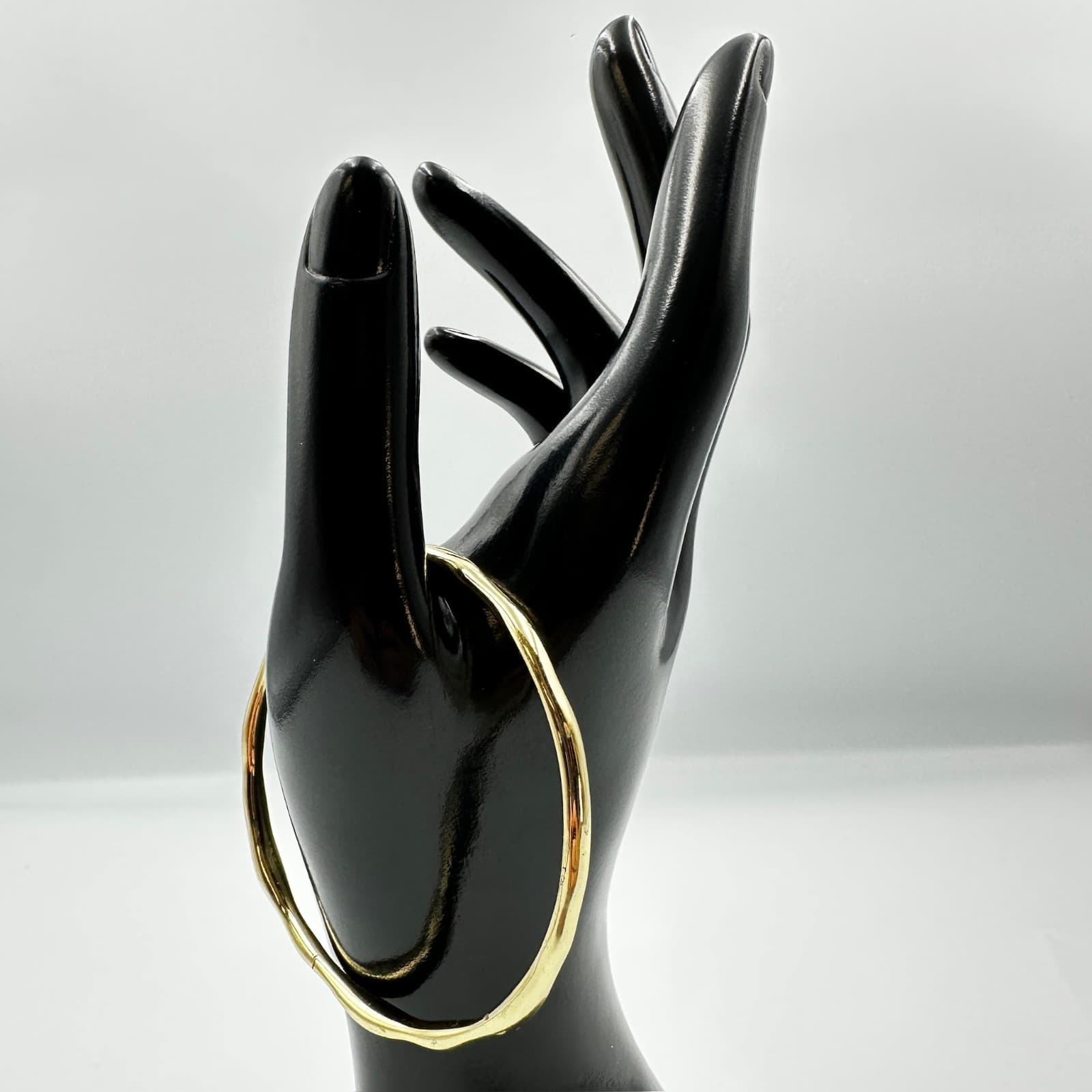 Gold-Tone Organic Wavy Bangle Bracelet – Minimalist Sculptural Chic - Thumbnail 3