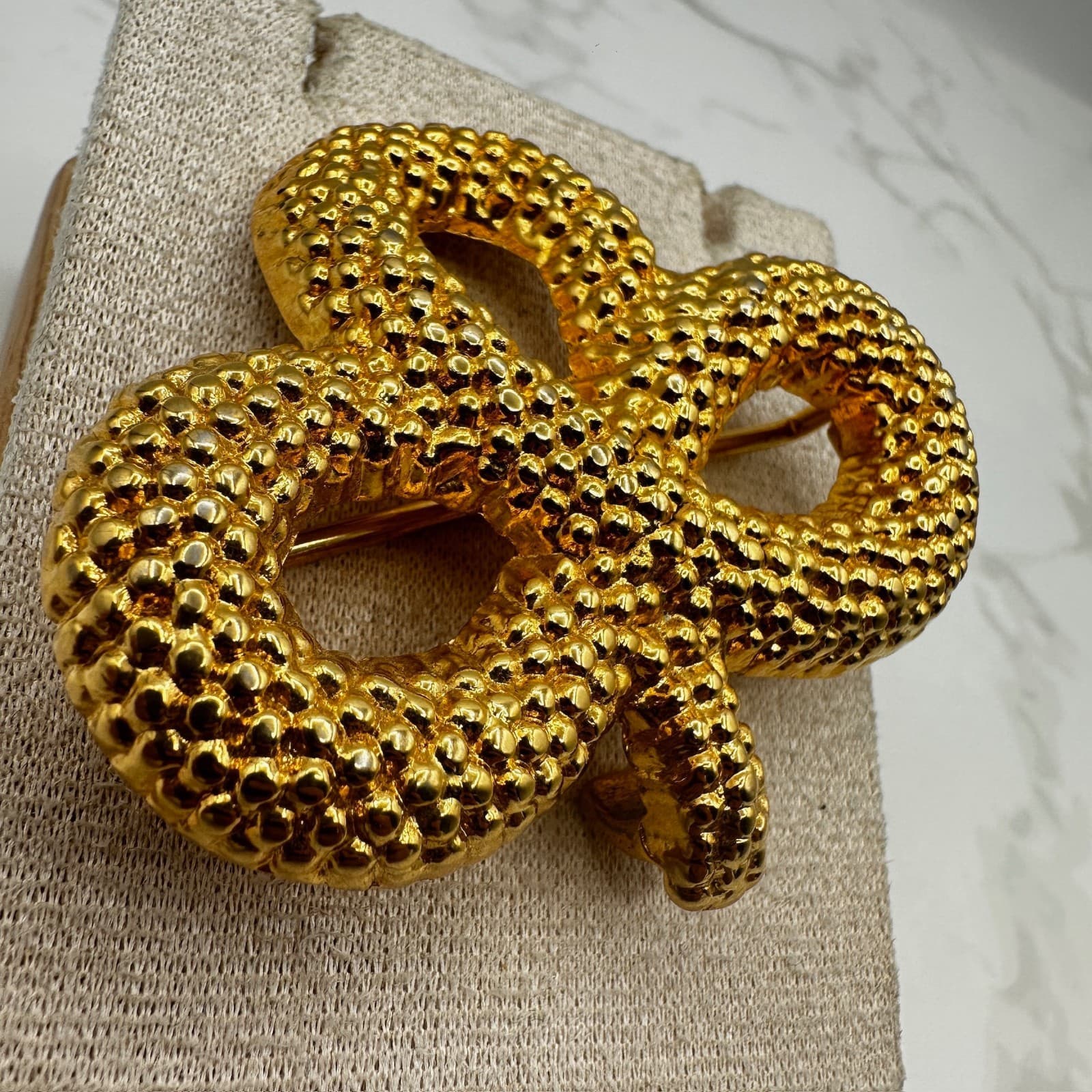 Vintage Motion East Gold-Tone Pretzel Motif Classic Western Retro Belt Buckle - Thumbnail 2