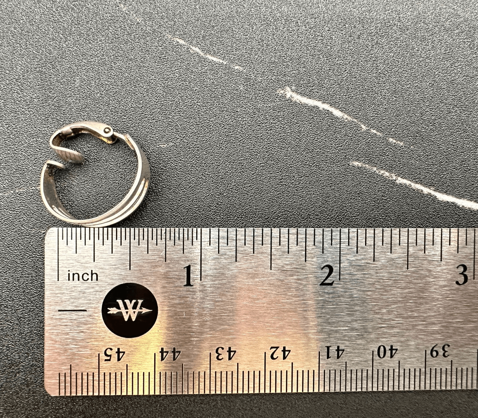 Vintage Silver-Tone Geometric Clip-On Earrings Retro Cage Open Band Style - Thumbnail 3