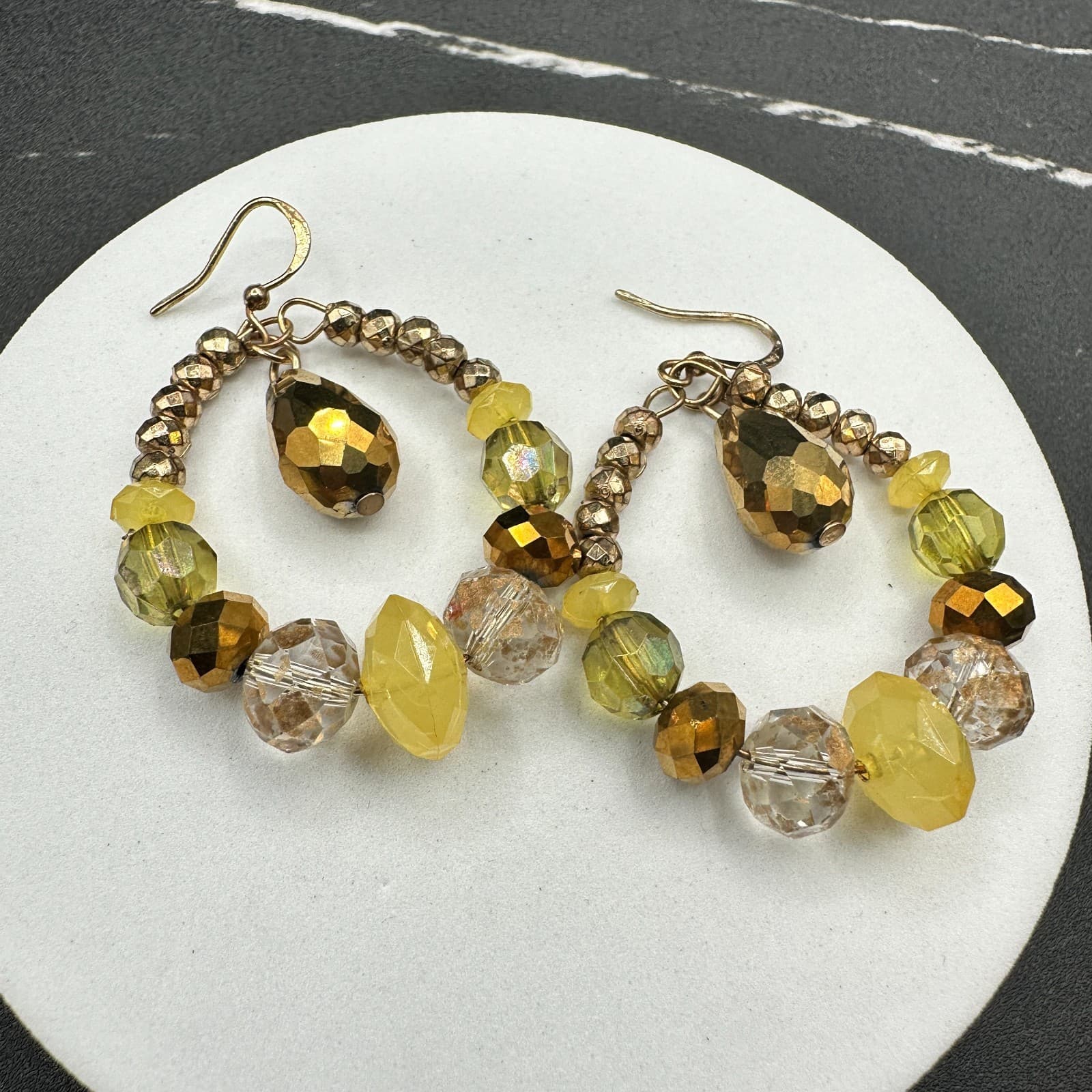 VTG Beaded Teardrop Hoop Earrings Crystal Glass Gold Tone Yellow Green Dangle - Thumbnail 3