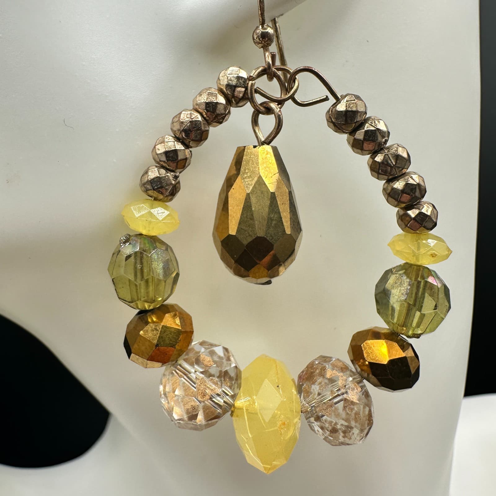 VTG Beaded Teardrop Hoop Earrings Crystal Glass Gold Tone Yellow Green Dangle - Thumbnail 10