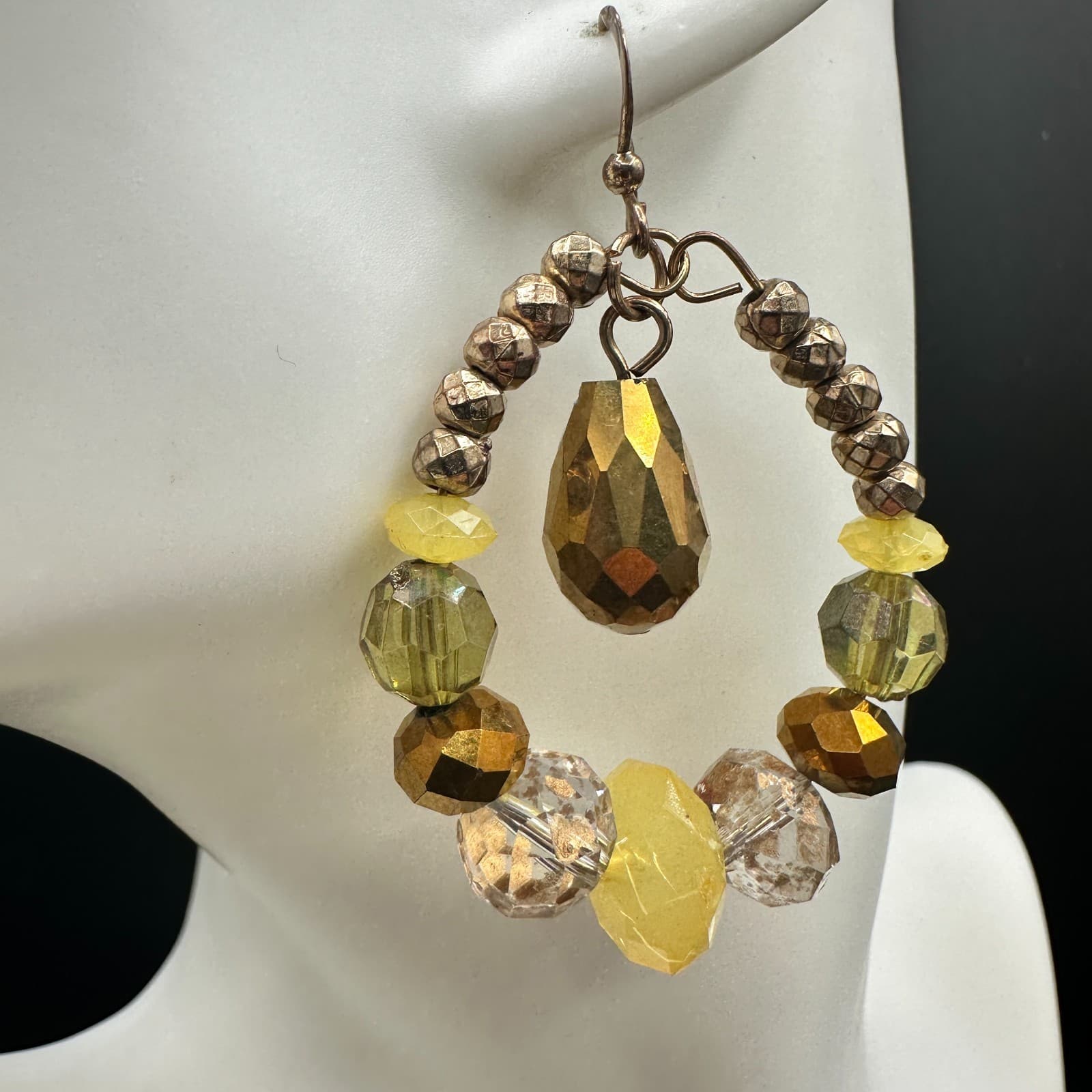 VTG Beaded Teardrop Hoop Earrings Crystal Glass Gold Tone Yellow Green Dangle - Thumbnail 4