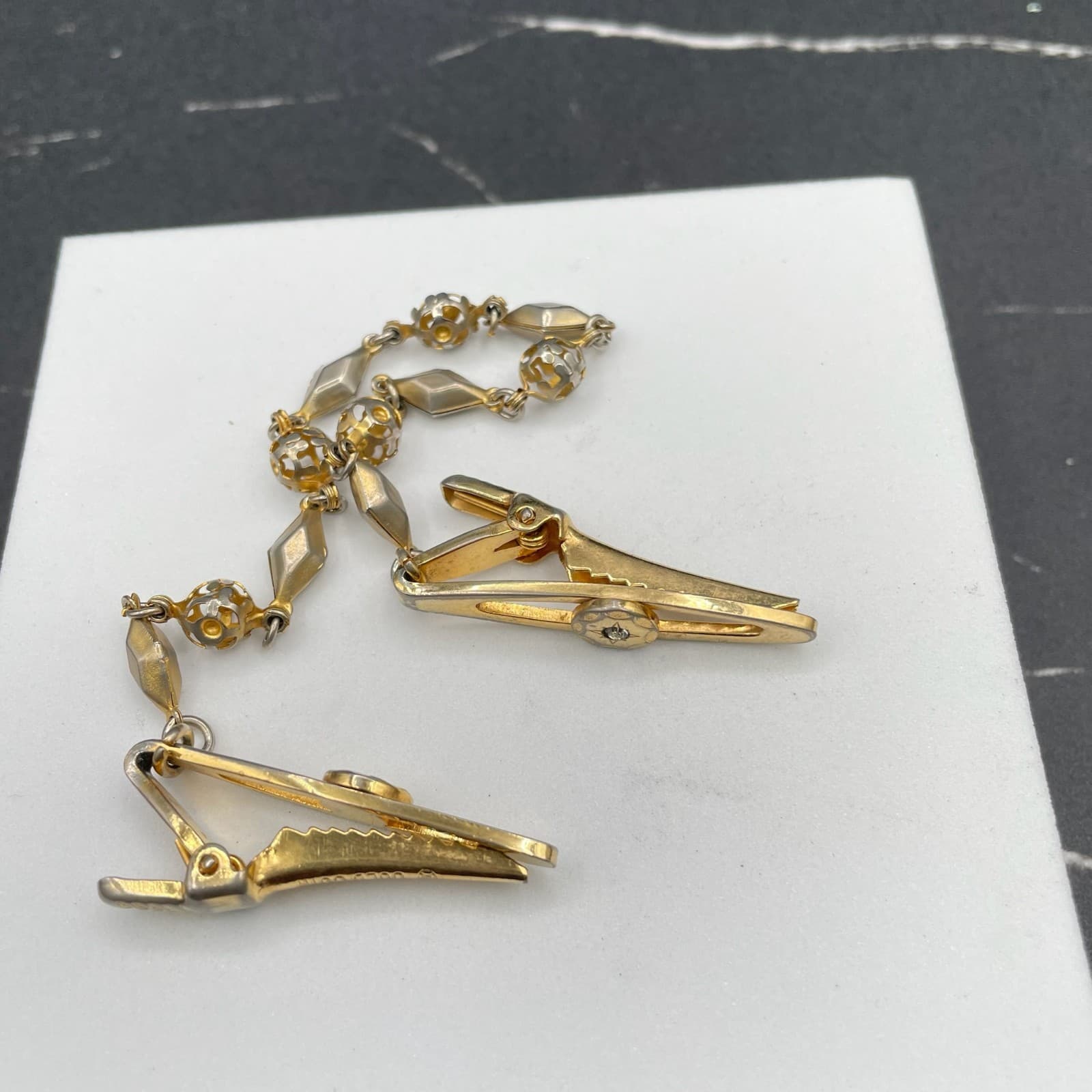 Vintage Gold-Tone Classic Retro Women's Alligator Ornate Clips Sweater Guard - Thumbnail 7