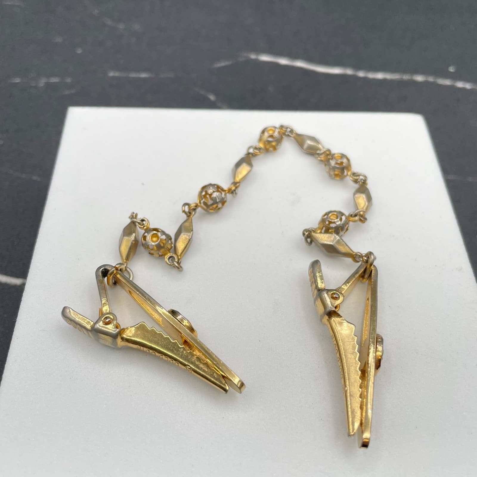 Vintage Gold-Tone Classic Retro Women's Alligator Ornate Clips Sweater Guard - Thumbnail 3