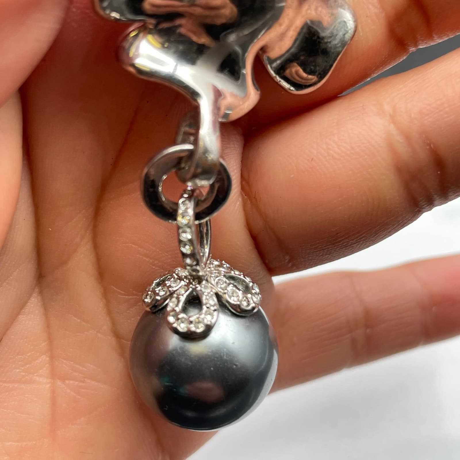 Classic Silver-Tone Floral Pave Crystal Embellished Black Dangling Pearl Pendant - Thumbnail 9