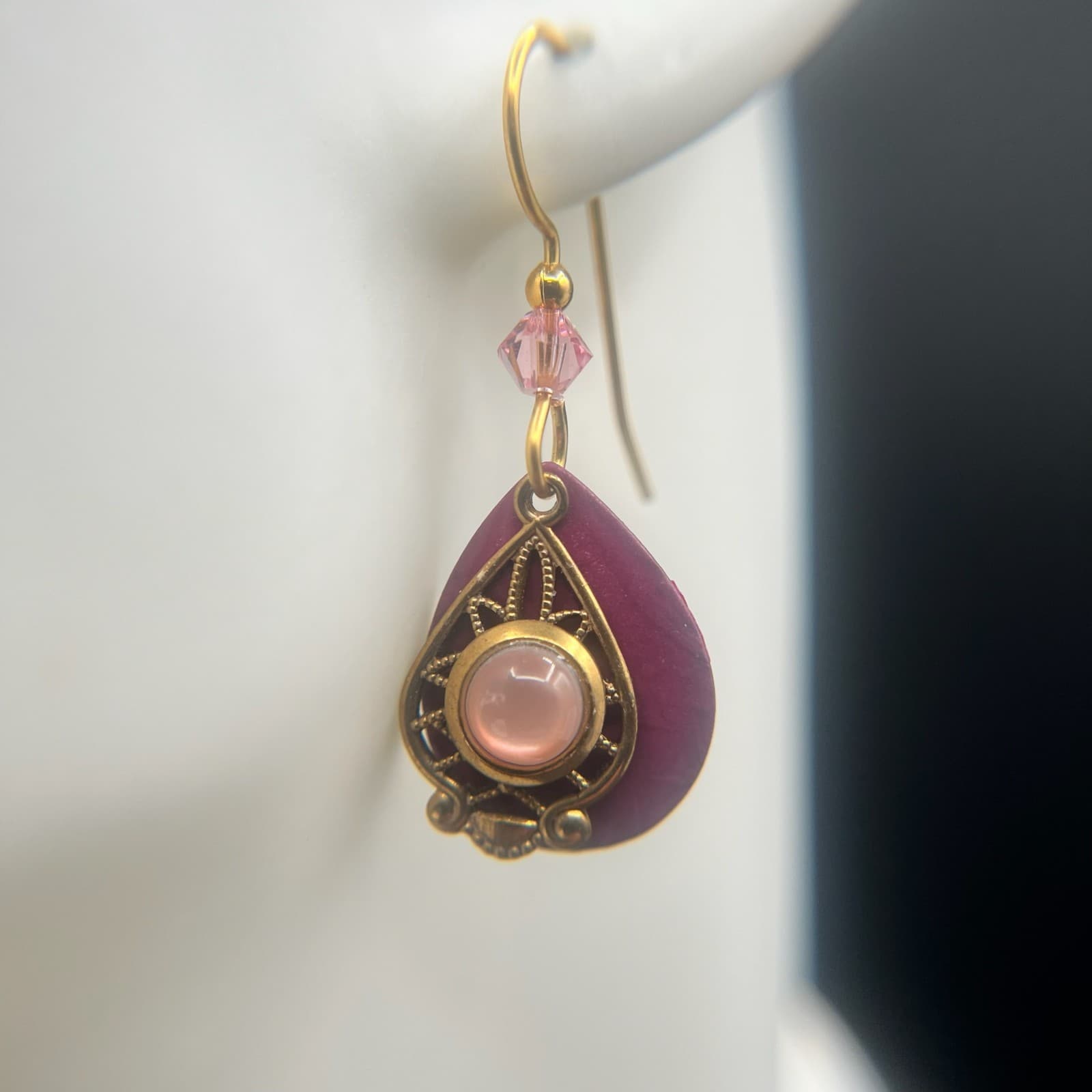 Vintage Y2K Gold Tone Teardrop Dangle Earrings Boho Women's Classic Jewelry - Image 1