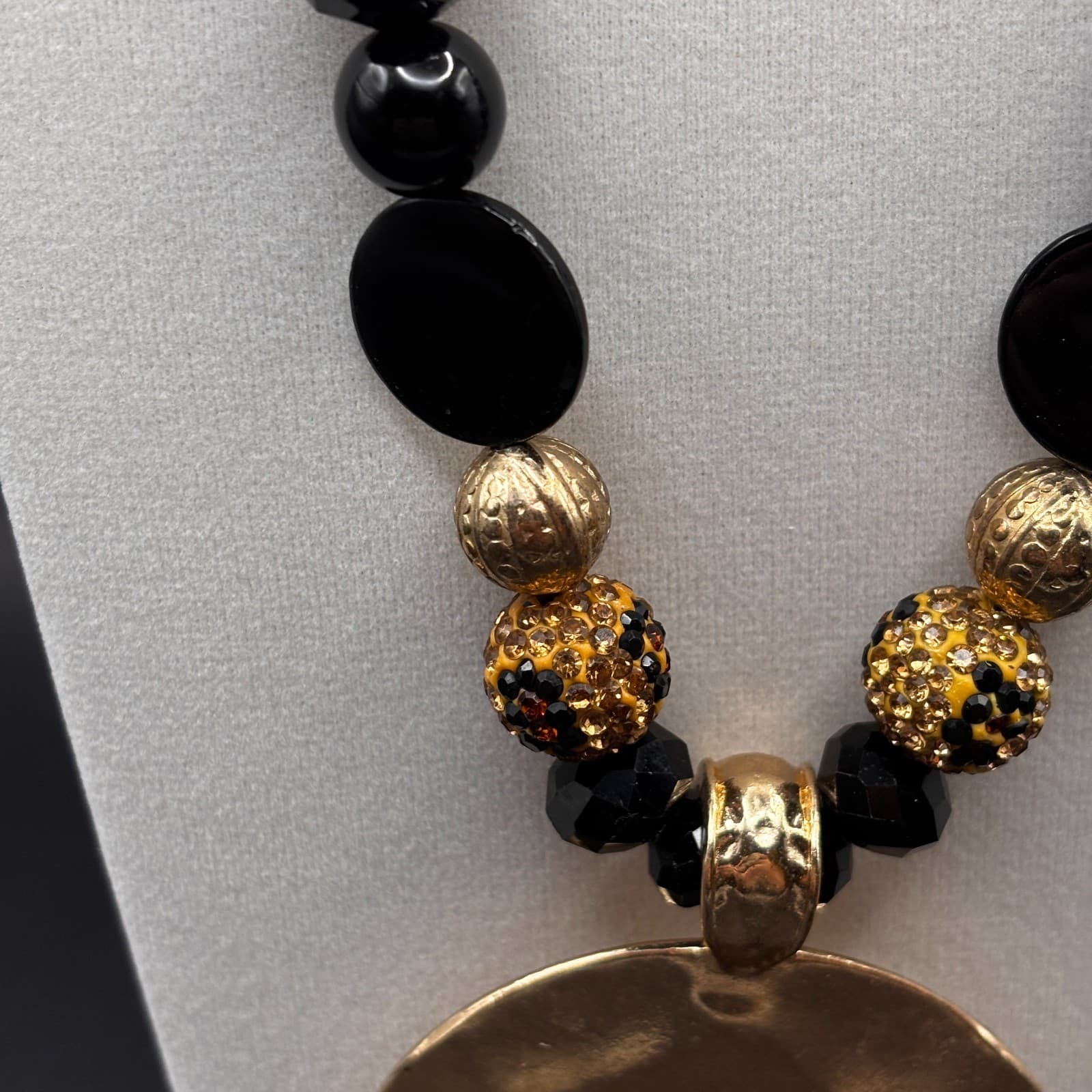 Vintage Gold Black Chunky Necklace Hammered Pendant Resin Crystal Beaded Jules - Thumbnail 6