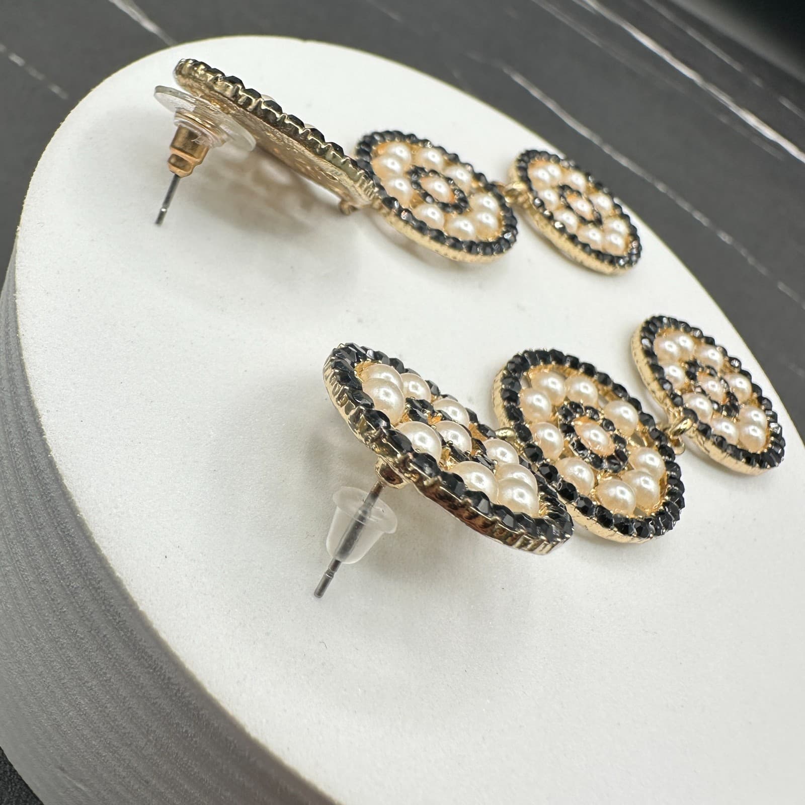 VTG Gold Tone Triple Circle Drop Earrings Black Rhinestone &Faux Pearl Statement - Thumbnail 11