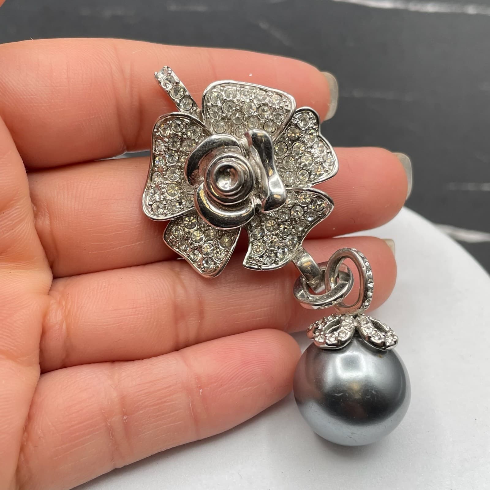 Classic Silver-Tone Floral Pave Crystal Embellished Black Dangling Pearl Pendant - Thumbnail 7