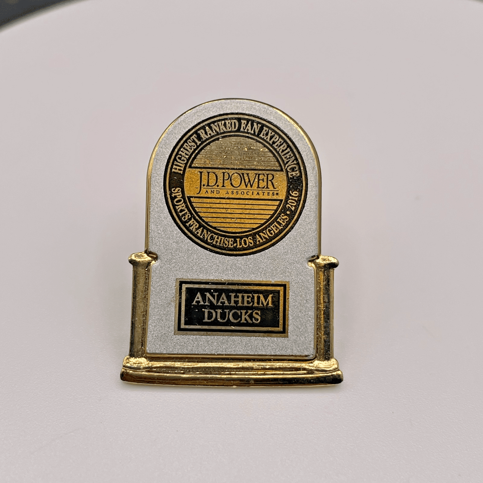 Vintage Anaheim Ducks 2016 J.D. Power Highest Ranked Fan Experience Pin - Image 1