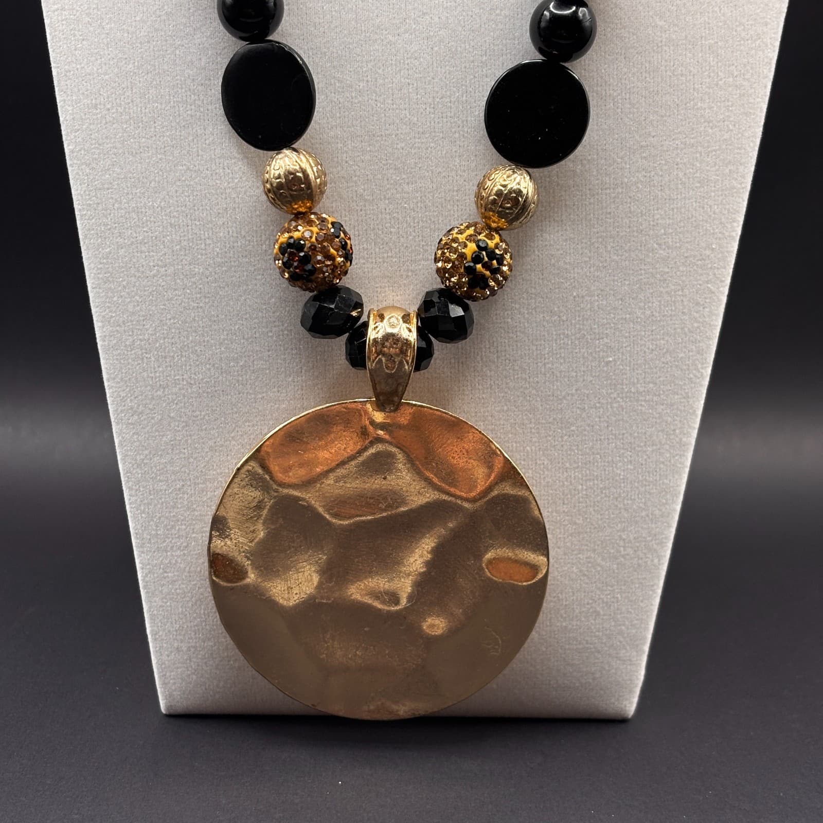 Vintage Gold Black Chunky Necklace Hammered Pendant Resin Crystal Beaded Jules - Thumbnail 4