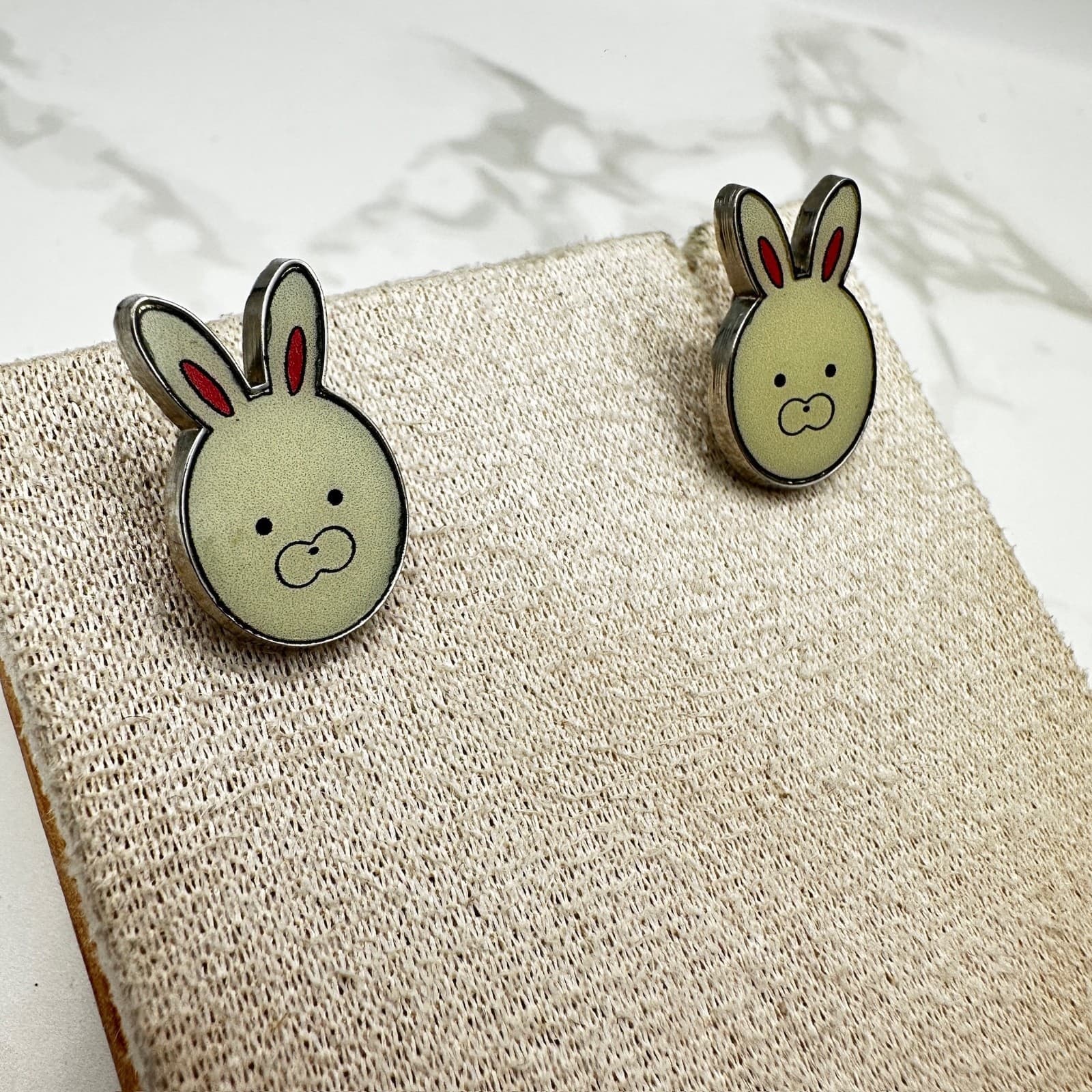 Vintage Adorable Bunny Rabbit Stud Earrings Animal Green Red Face Ears Tora and - Thumbnail 2