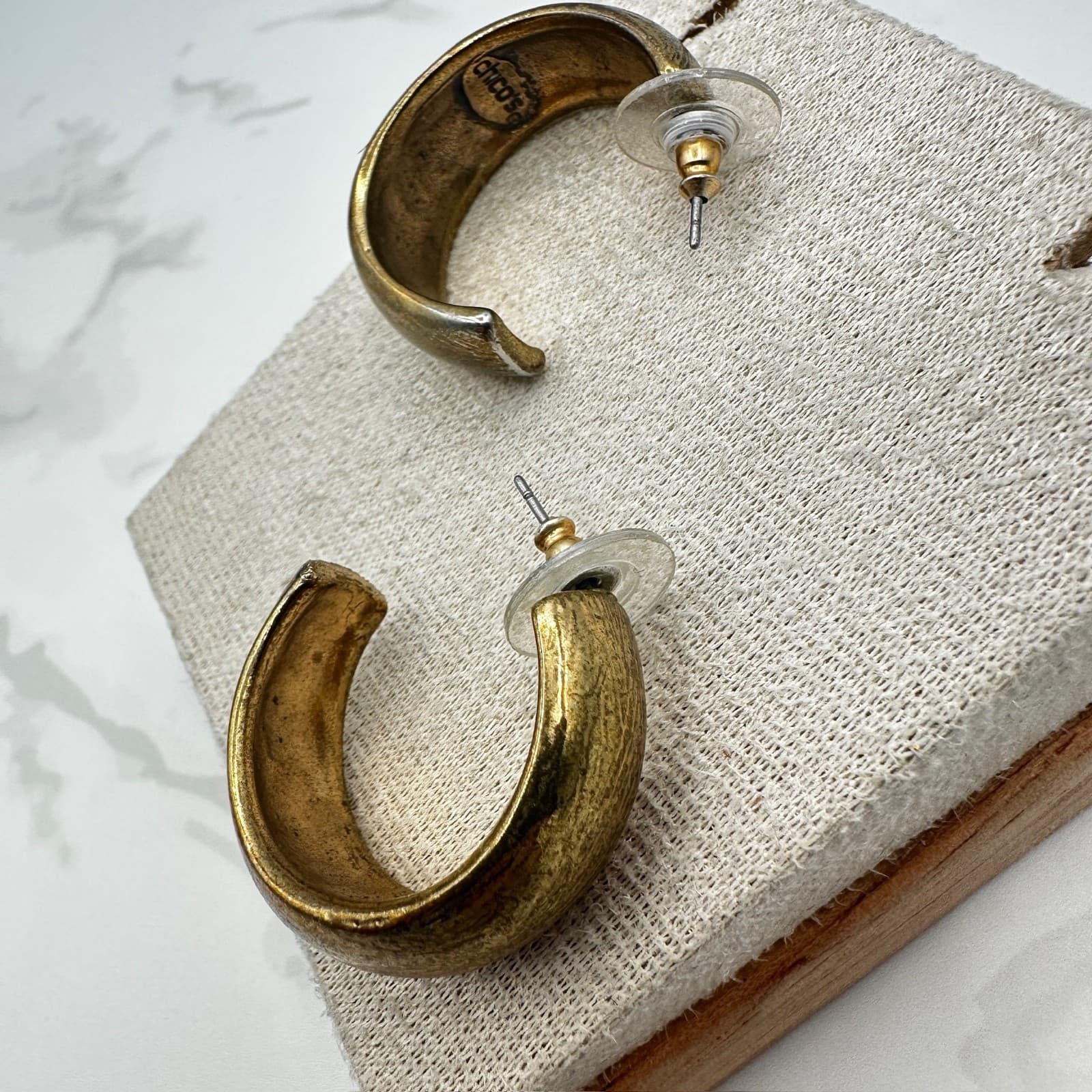 Vintage Chico's Textured Gold Tone Hoop Earrings Pierced Post Back Y2K Chunky - Thumbnail 5