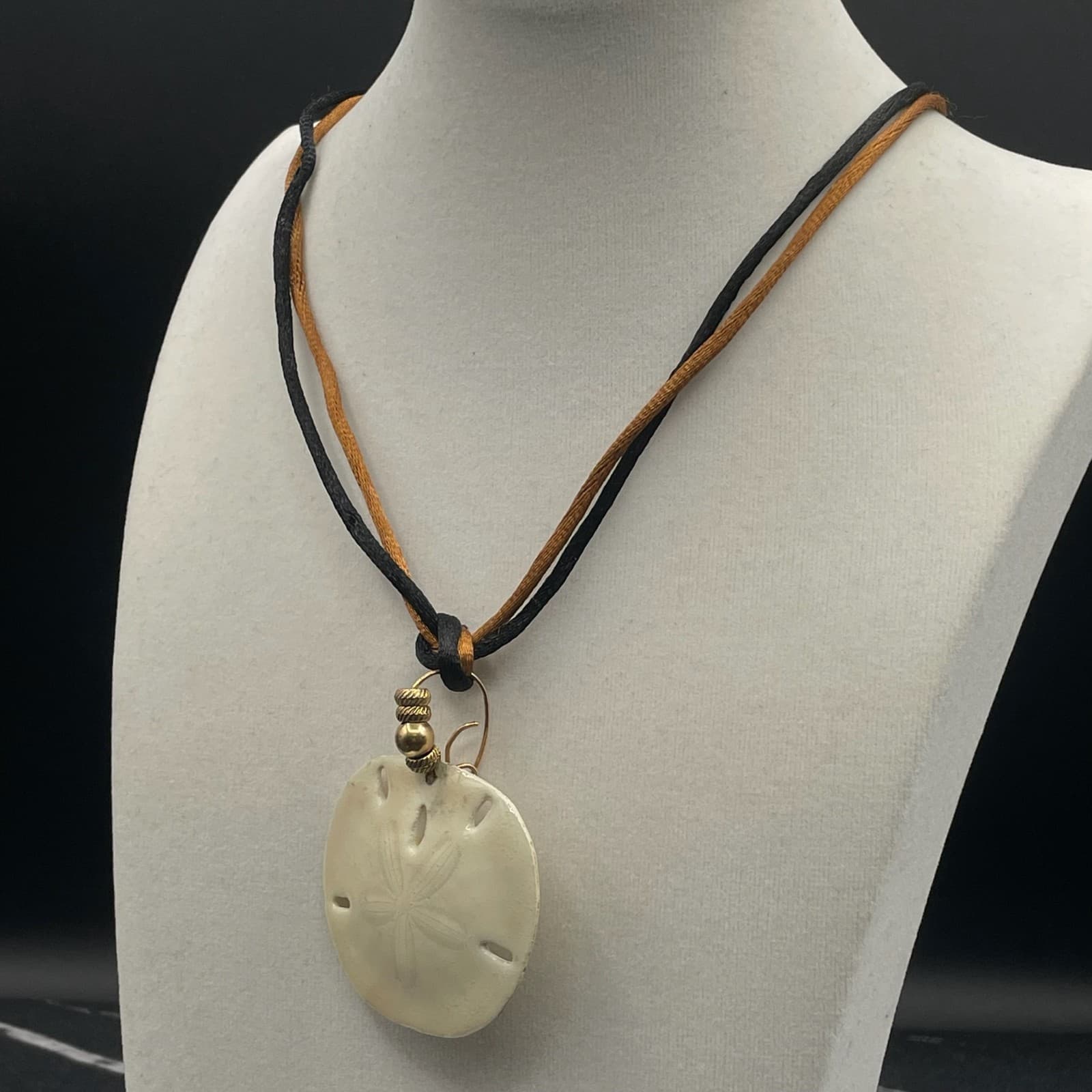 VTG Resin Coated Sand Dollar Pendant Necklace Boho Beach Cord Charm 20" Neutral - Thumbnail 9