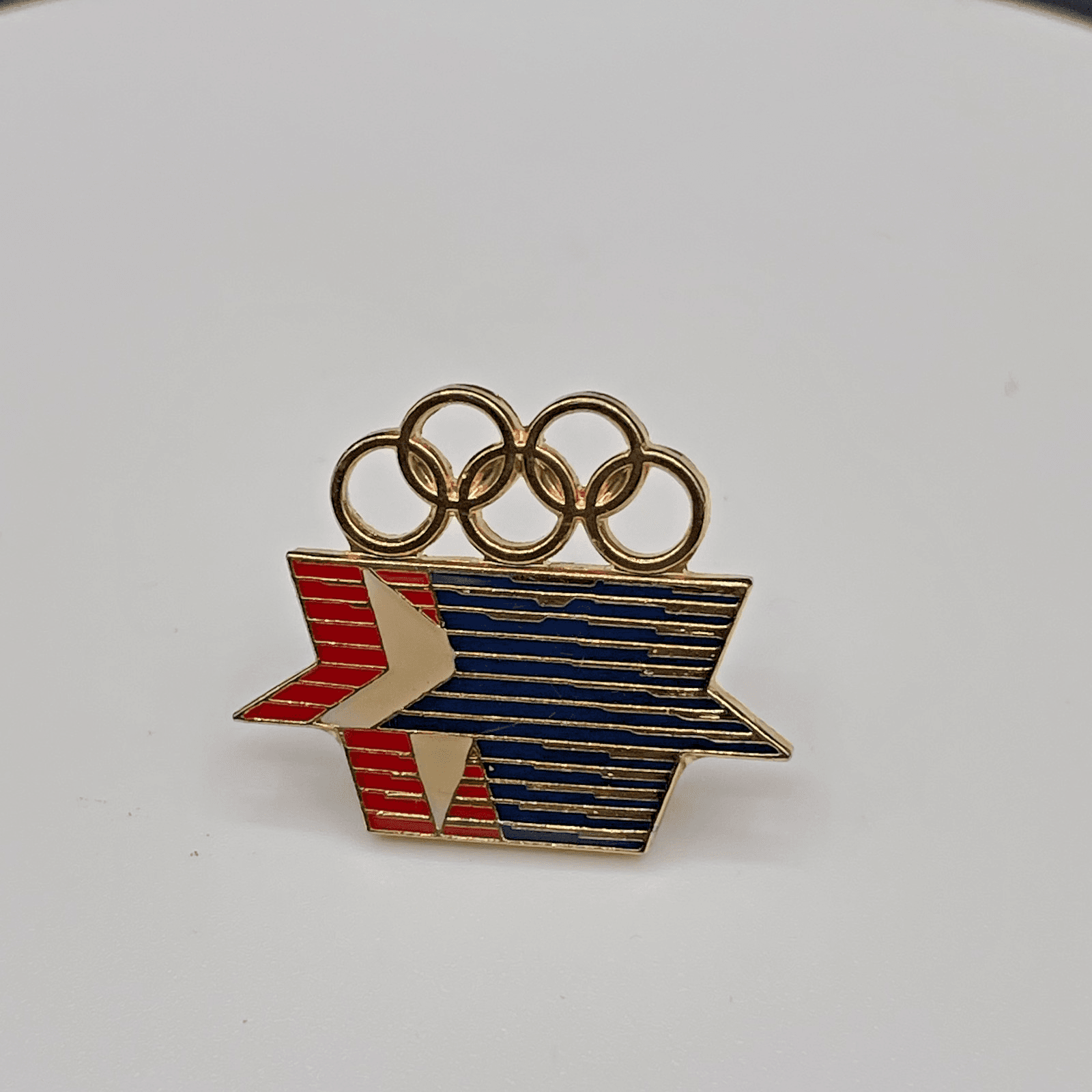 Vintage Gold Tone Los Angeles Olympics Stars Motion Lapel Pin Broch Ring Gold - Image 1