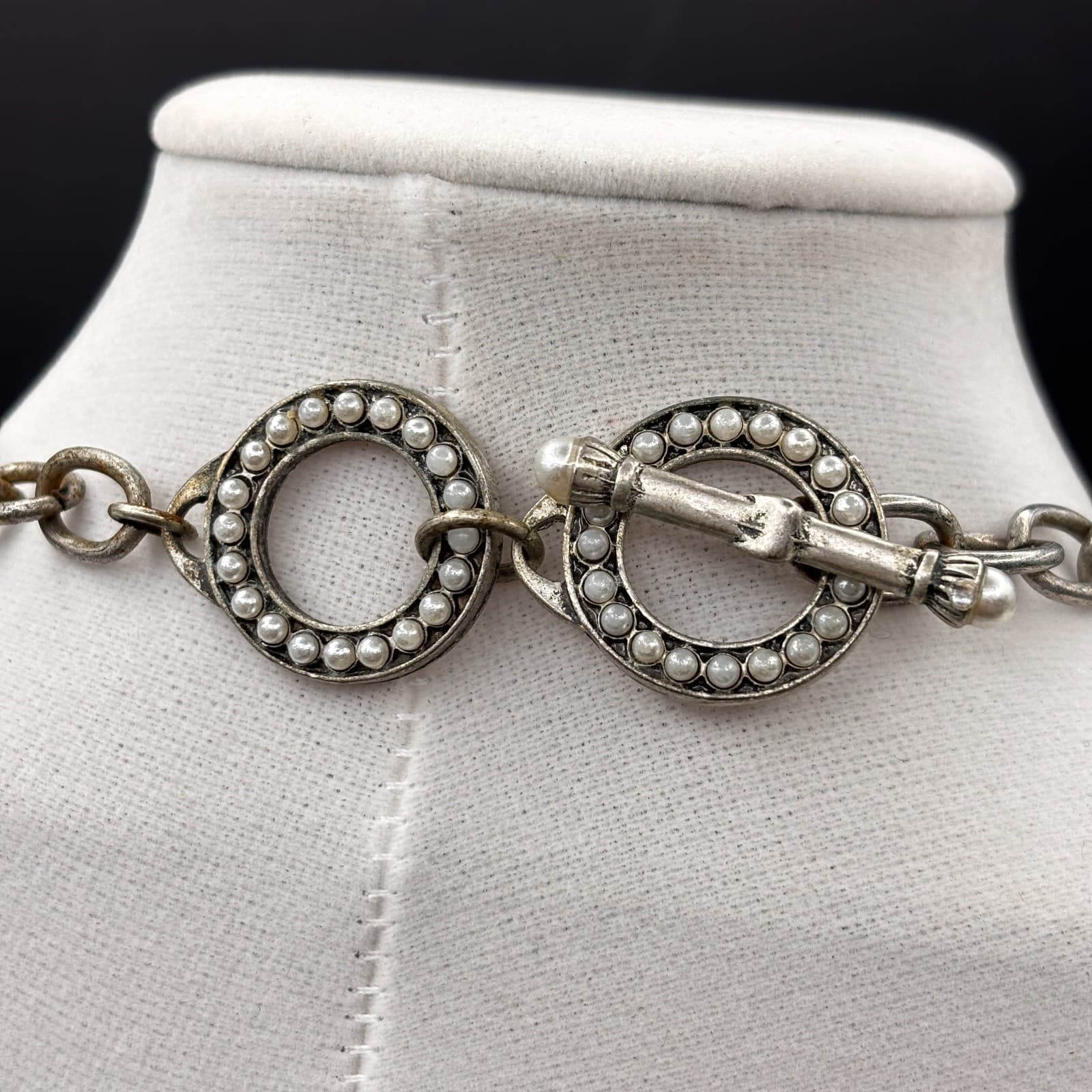 VTG Faux Pearl Cluster Statement Necklace Cross Pendant Silver Tone Toggle Clasp - Thumbnail 13