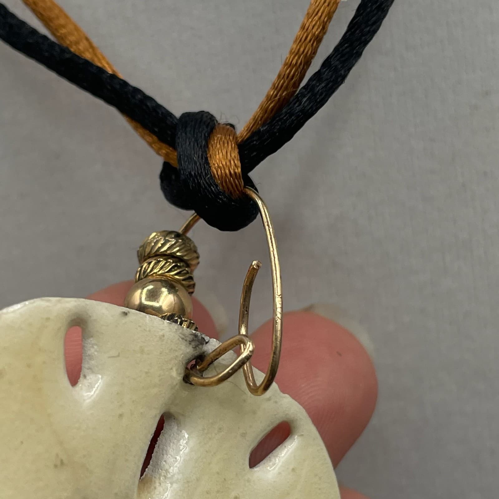 VTG Resin Coated Sand Dollar Pendant Necklace Boho Beach Cord Charm 20" Neutral - Thumbnail 7