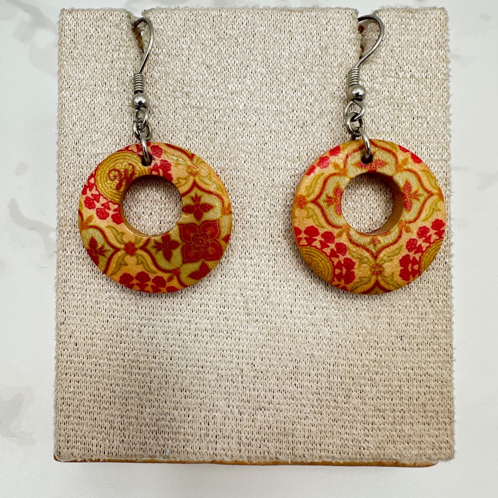 Vintage Disney Boho Red Floral Wood Dangle Earrings Open Circle Folk Art Moana - Image 1