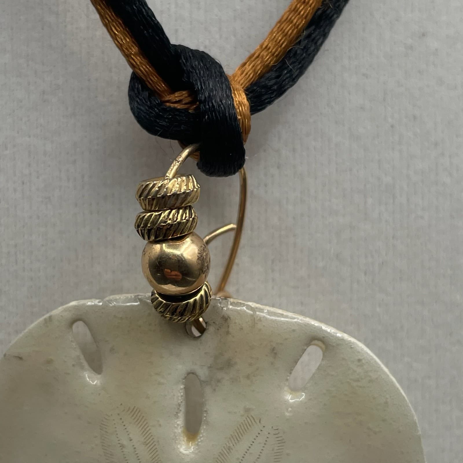 VTG Resin Coated Sand Dollar Pendant Necklace Boho Beach Cord Charm 20" Neutral - Thumbnail 6