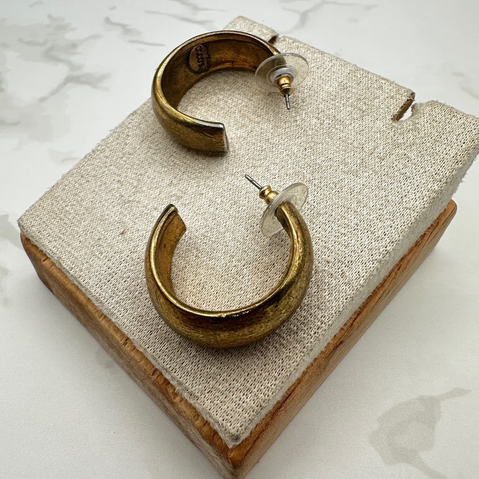 Vintage Chico's Textured Gold Tone Hoop Earrings Pierced Post Back Y2K Chunky - Thumbnail 4