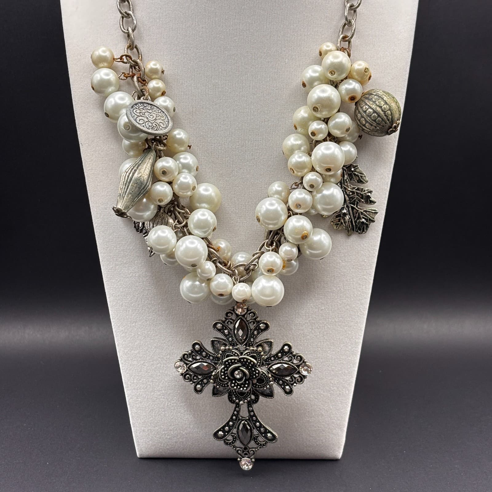 VTG Faux Pearl Cluster Statement Necklace Cross Pendant Silver Tone Toggle Clasp - Thumbnail 2
