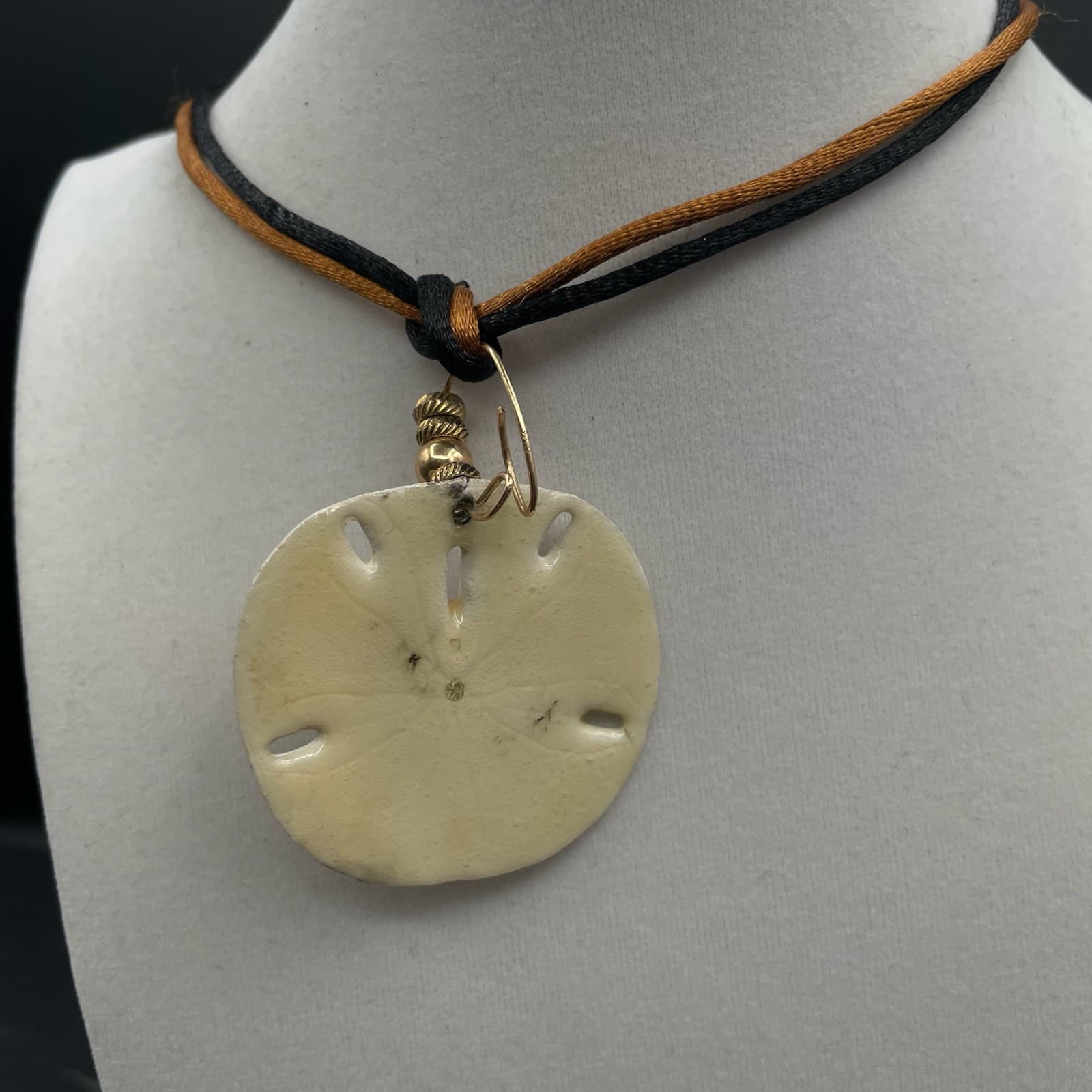 VTG Resin Coated Sand Dollar Pendant Necklace Boho Beach Cord Charm 20" Neutral - Thumbnail 3