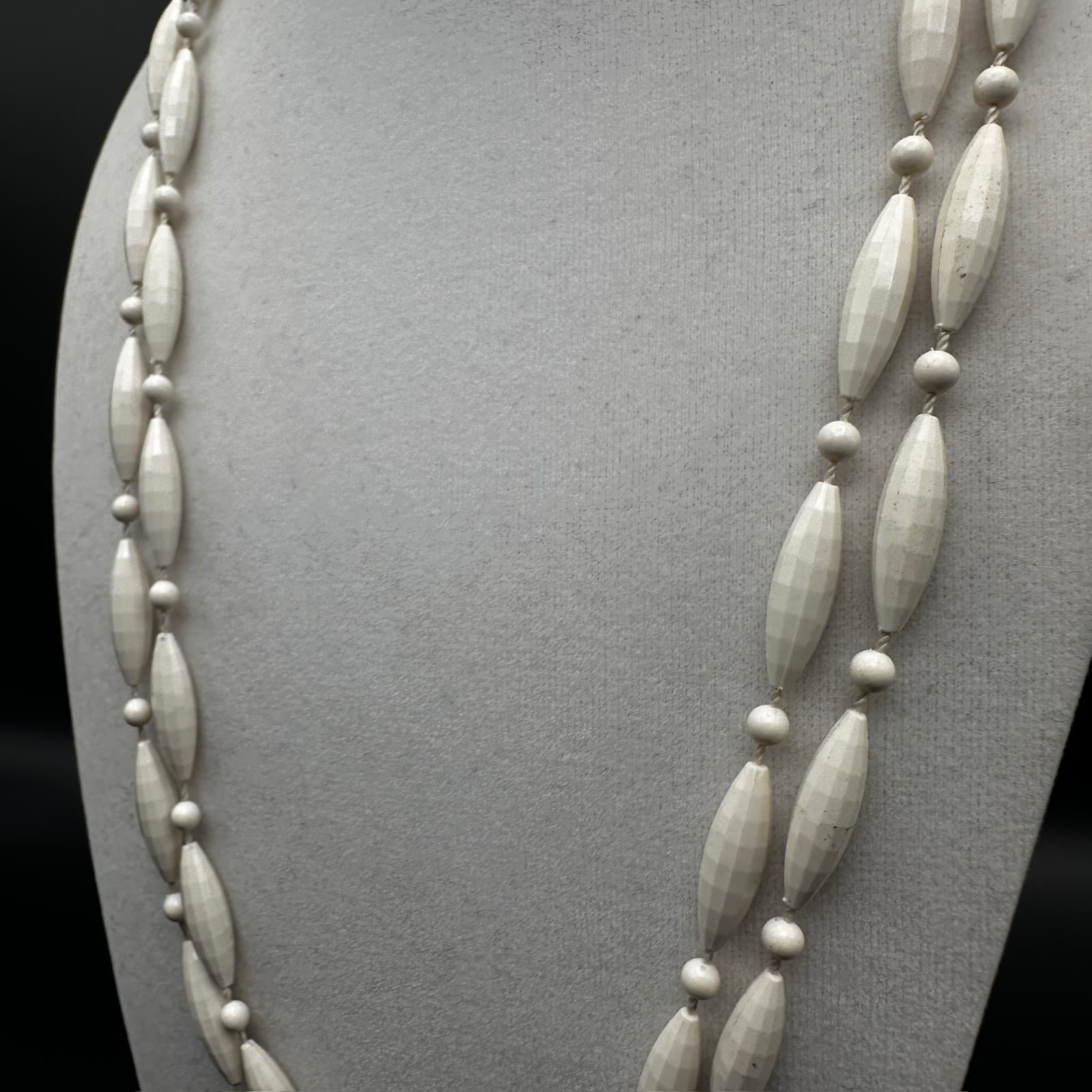 Vintage Long white strand necklace oval faceted beads round spacers 90s Jewelry - Thumbnail 4