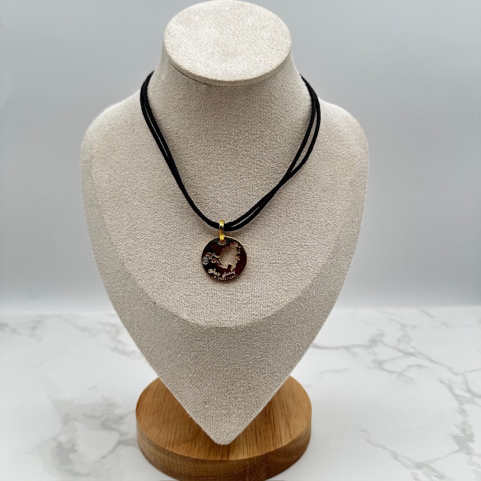 Vintage Jas's Jewelry Gold Tone World Map Pendant Necklace Medallion Y2K 90s - Thumbnail 2