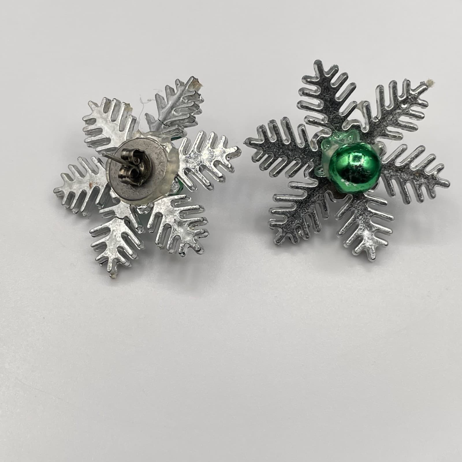 Vintage Holiday Snowflake Stud Earrings Silver Tone Green Ball Christmas Winter - Thumbnail 2