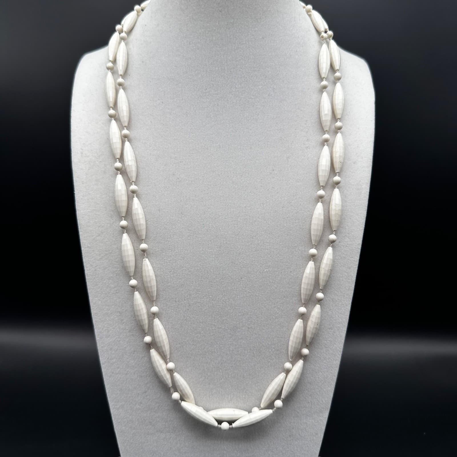Vintage Long white strand necklace oval faceted beads round spacers 90s Jewelry - Thumbnail 2