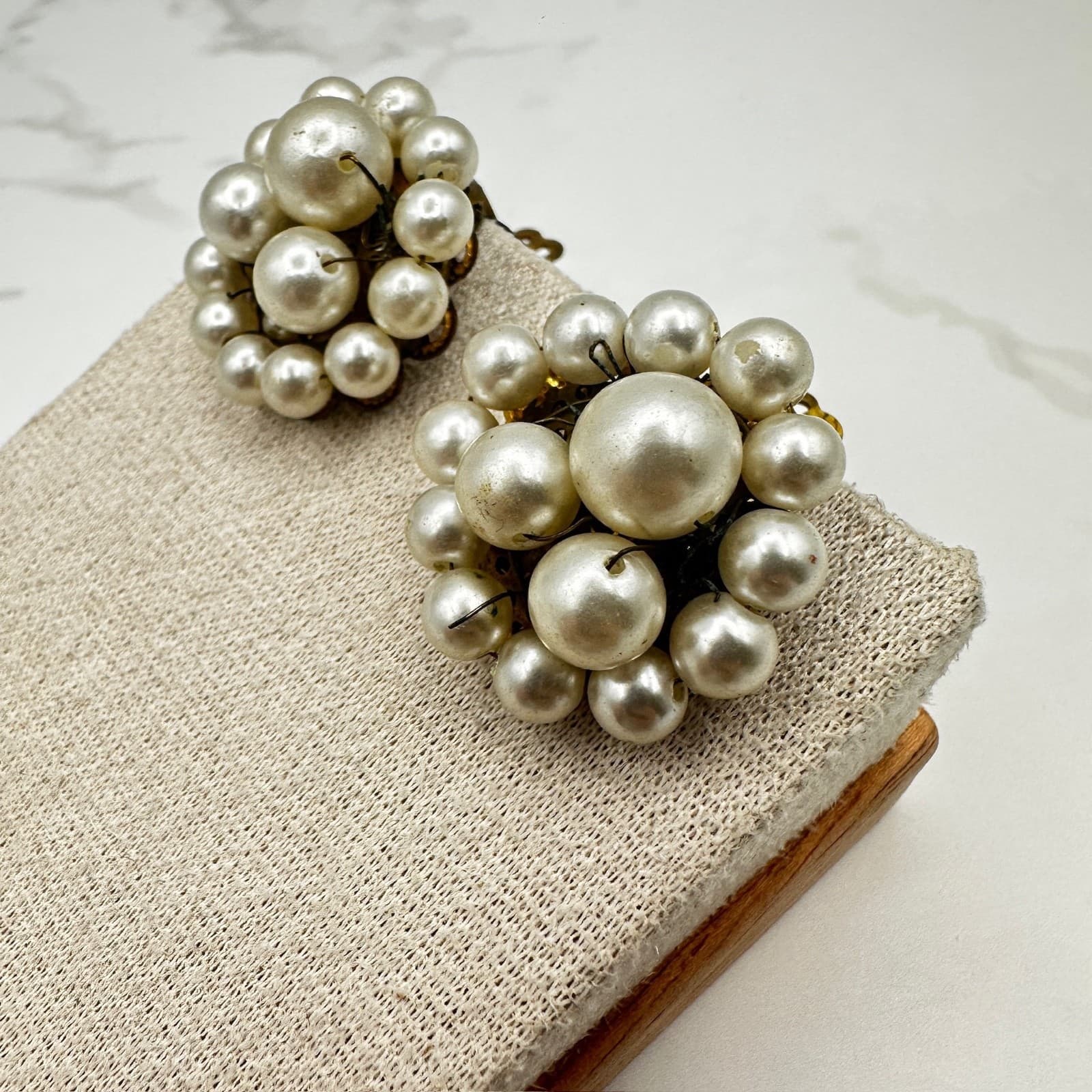 Vintage Faux Pearl Cluster Clip On Earrings Gold Tone Chunky Glam 80s 90s 70s - Thumbnail 3