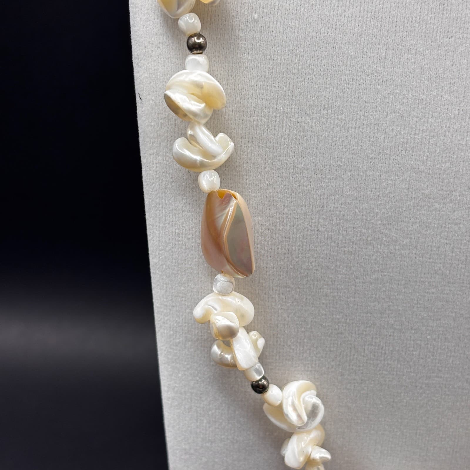 Vintage Mother of Pearl Shell Chip Flower Necklace Choker Beach Boho Jewelry - Thumbnail 4