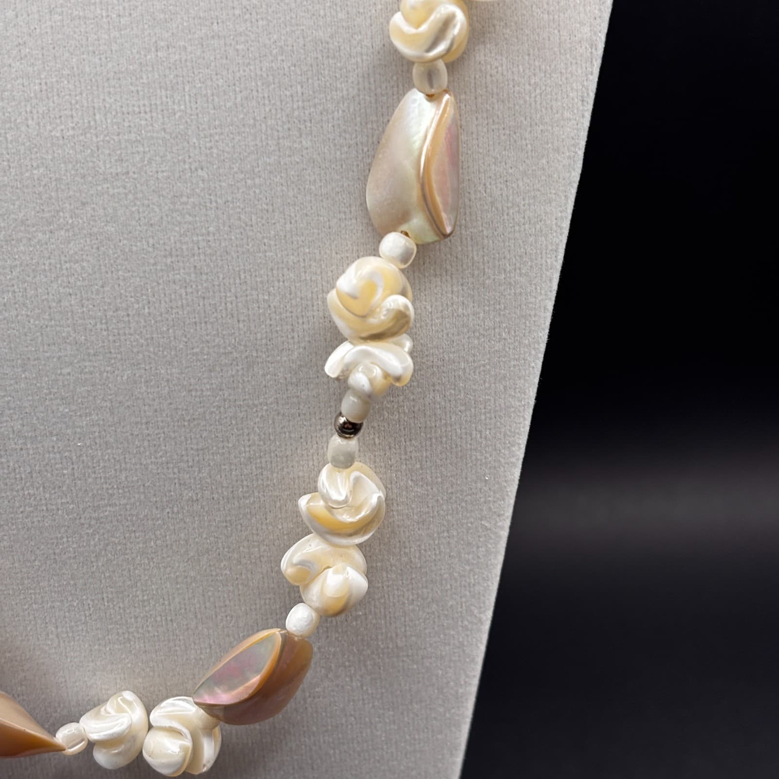 Vintage Mother of Pearl Shell Chip Flower Necklace Choker Beach Boho Jewelry - Thumbnail 5