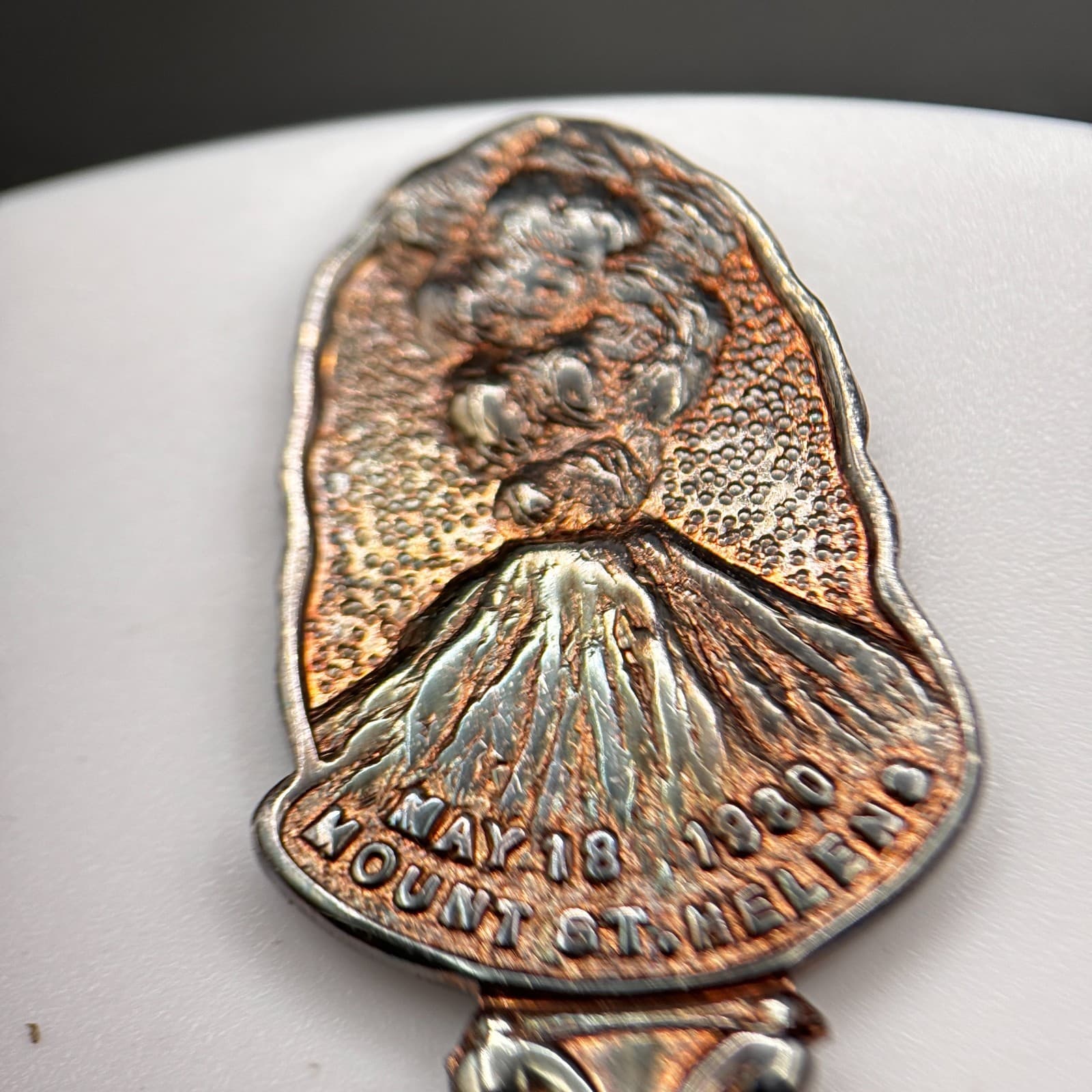 VTG 80s Mount St. Helens Souvenir Collector Spoon Volcano Eruption Silver Tone - Thumbnail 4